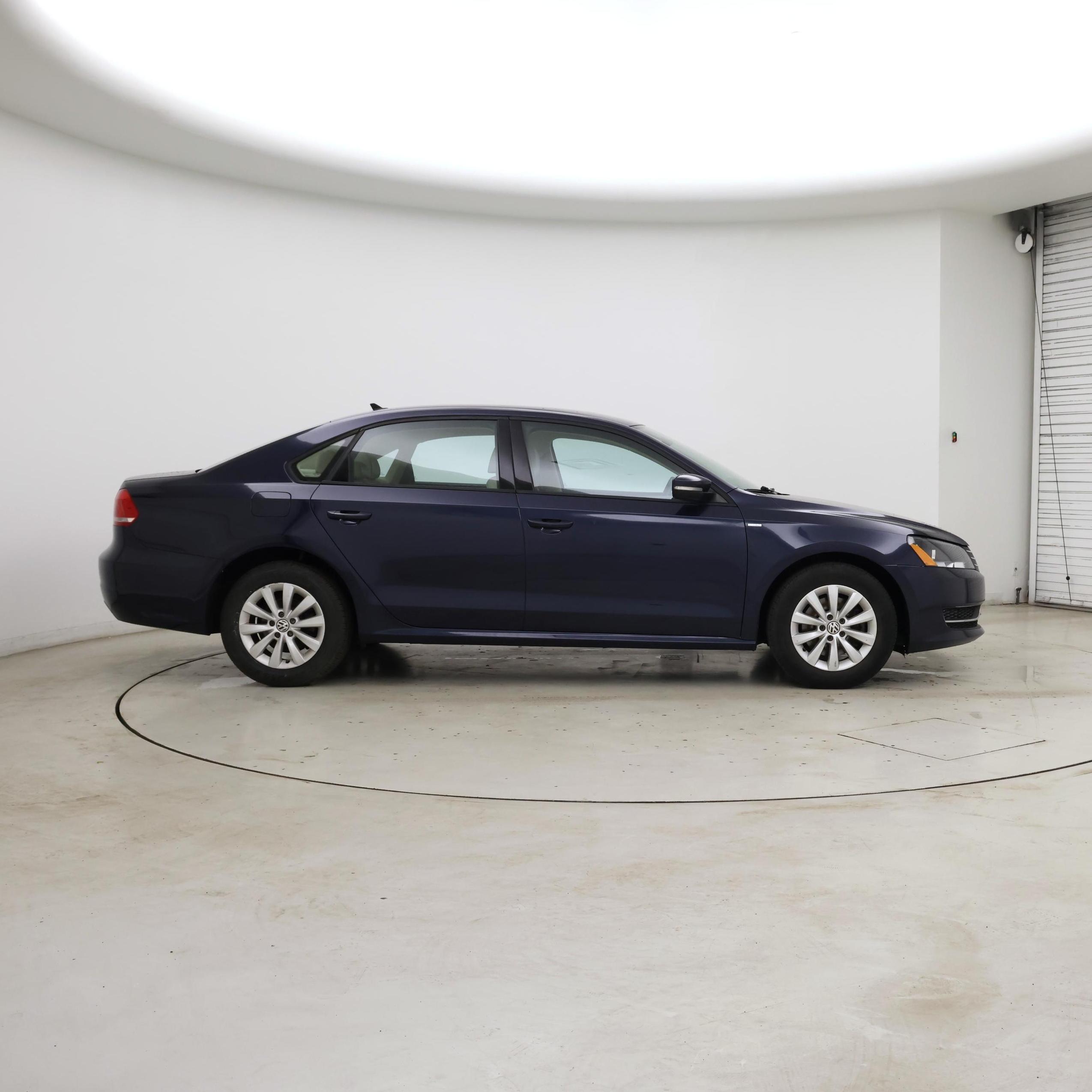 Thumbnail: 2015 Volkswagen Passat - 7