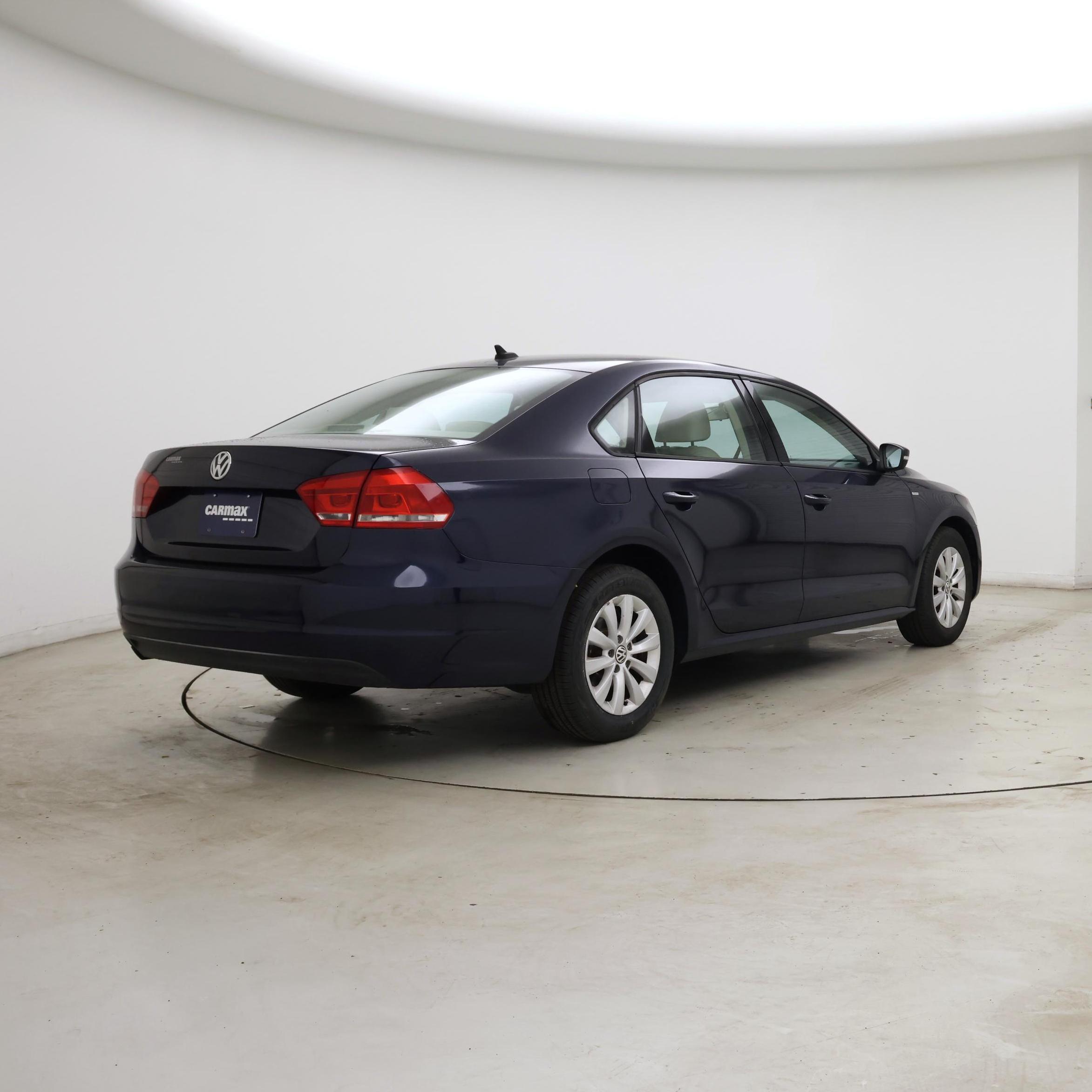 Thumbnail: 2015 Volkswagen Passat - 8