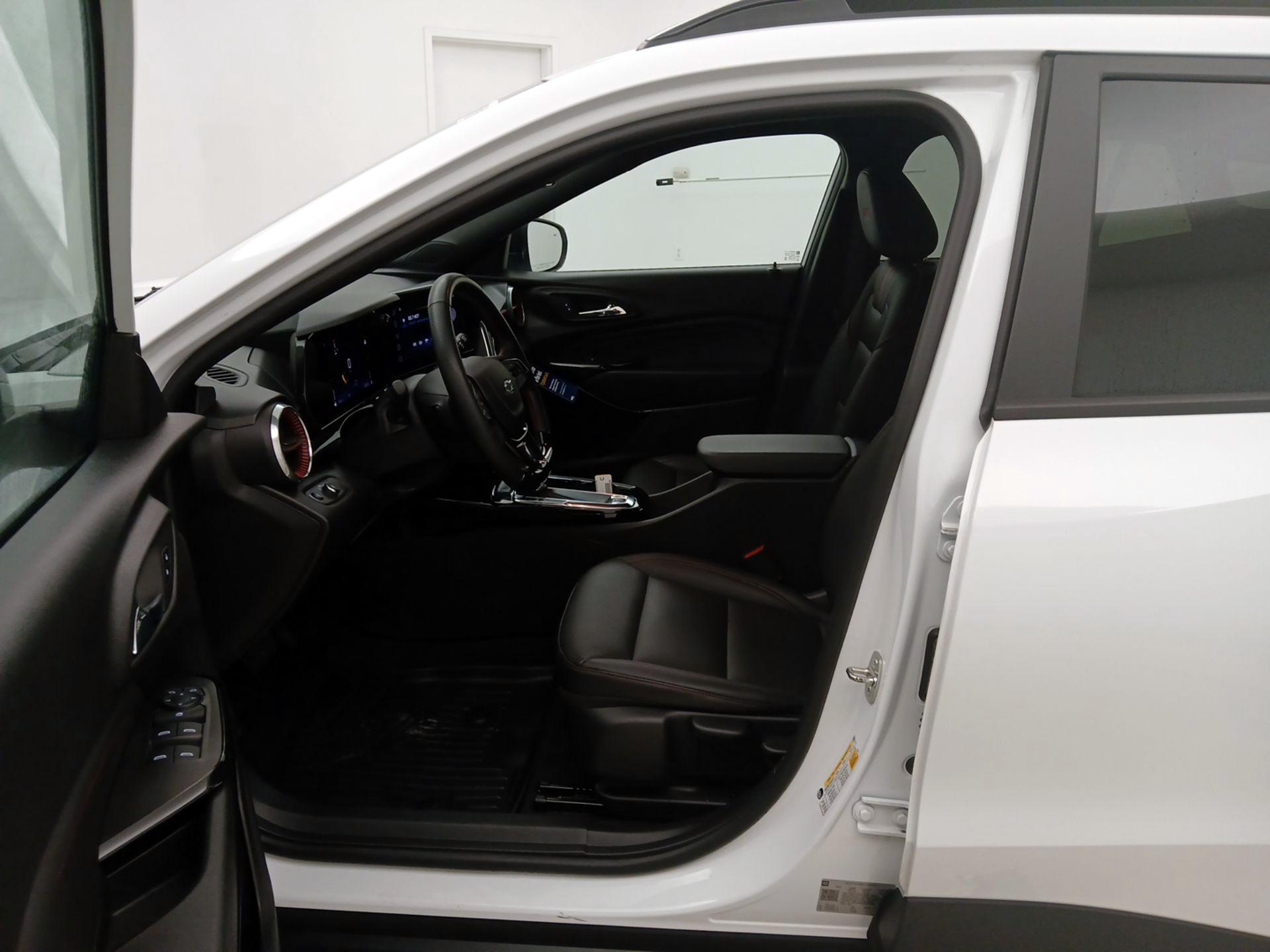 Thumbnail: 2024 Chevrolet Trax - 11