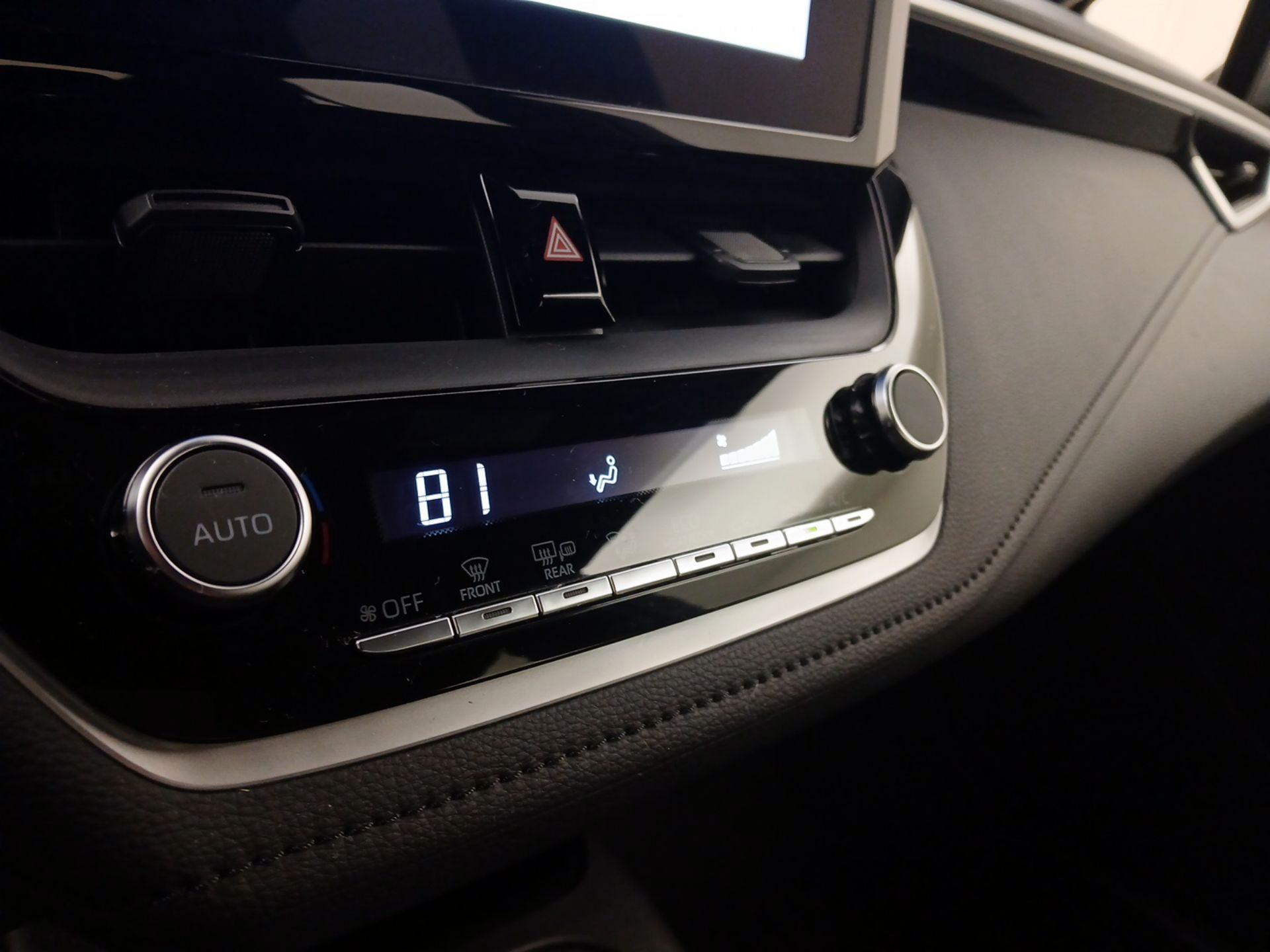 Thumbnail: 2023 Toyota Corolla - 16