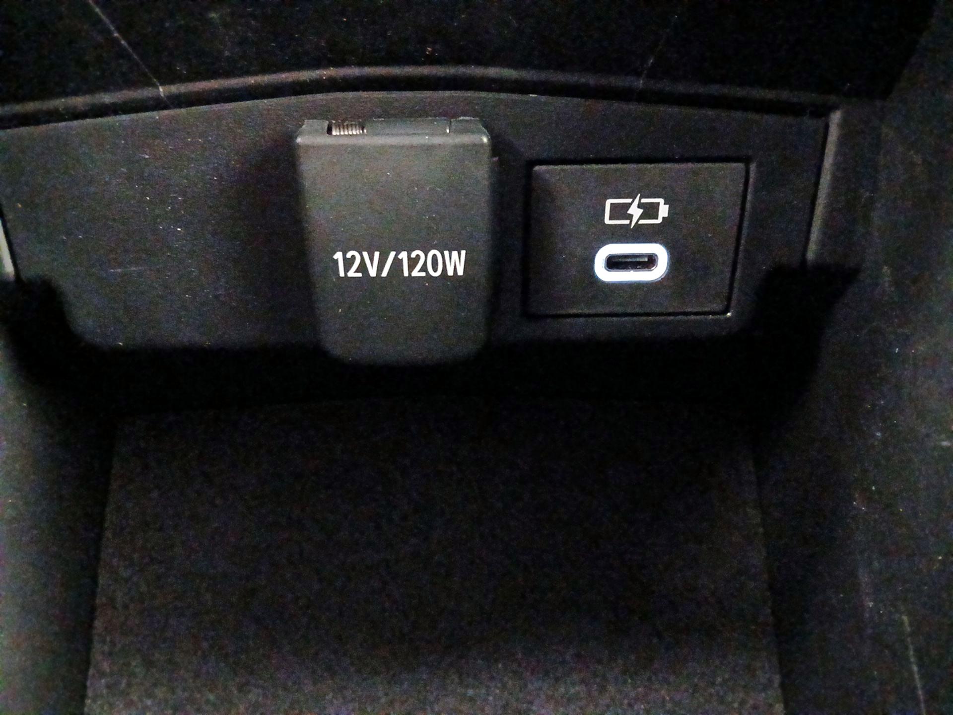 Thumbnail: 2023 Toyota Corolla - 18