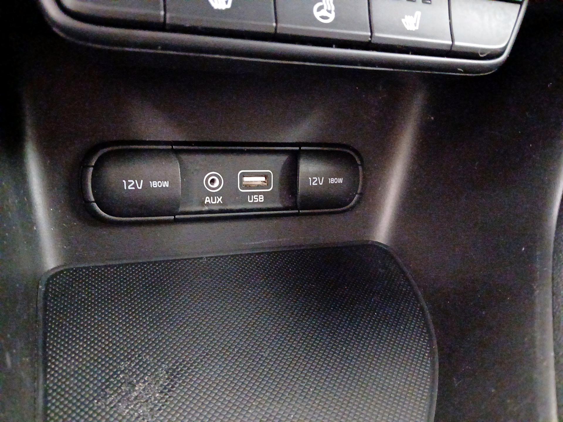 Thumbnail: 2017 Kia Sportage - 18