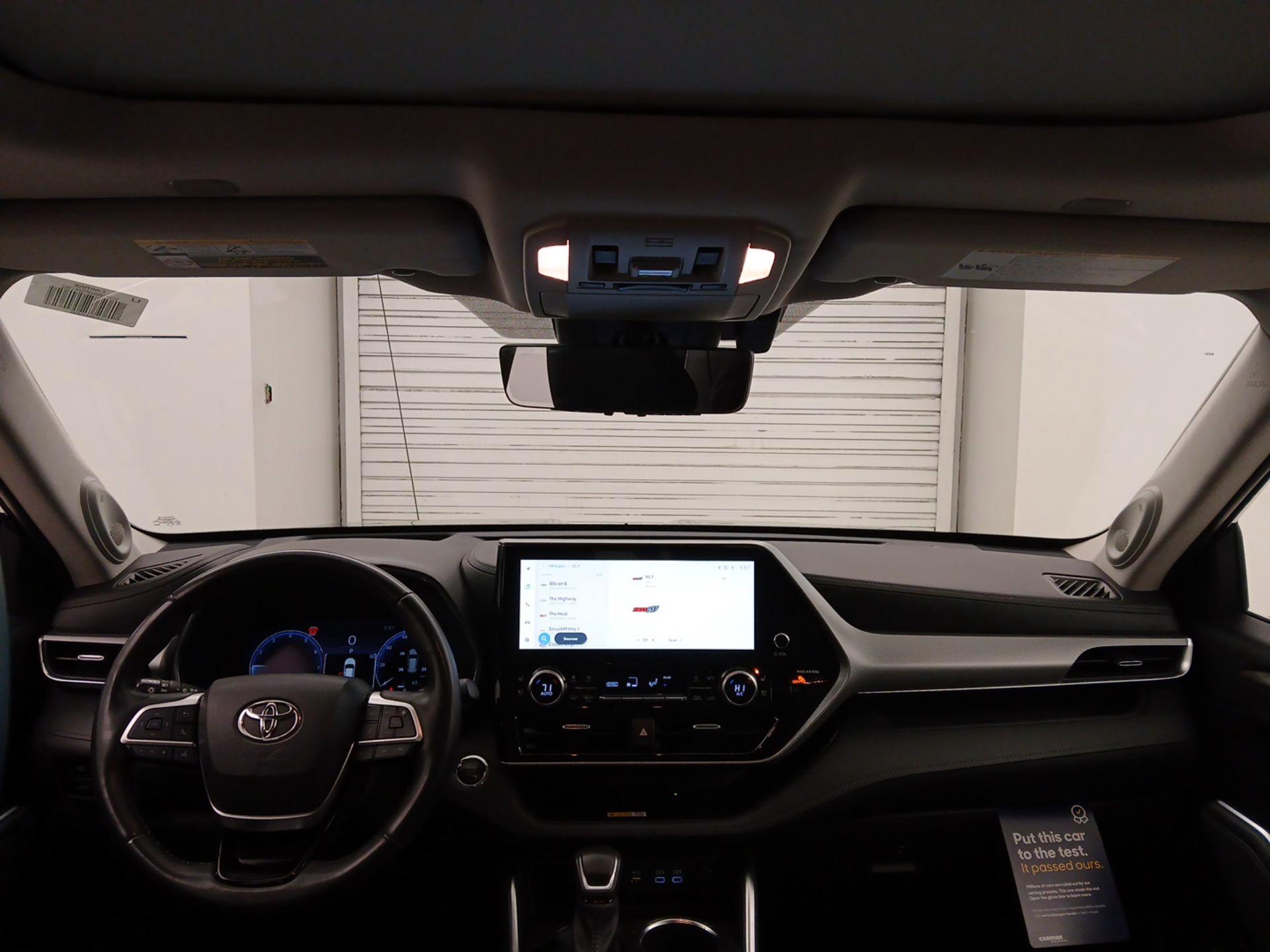 Thumbnail: 2023 Toyota Highlander - 9