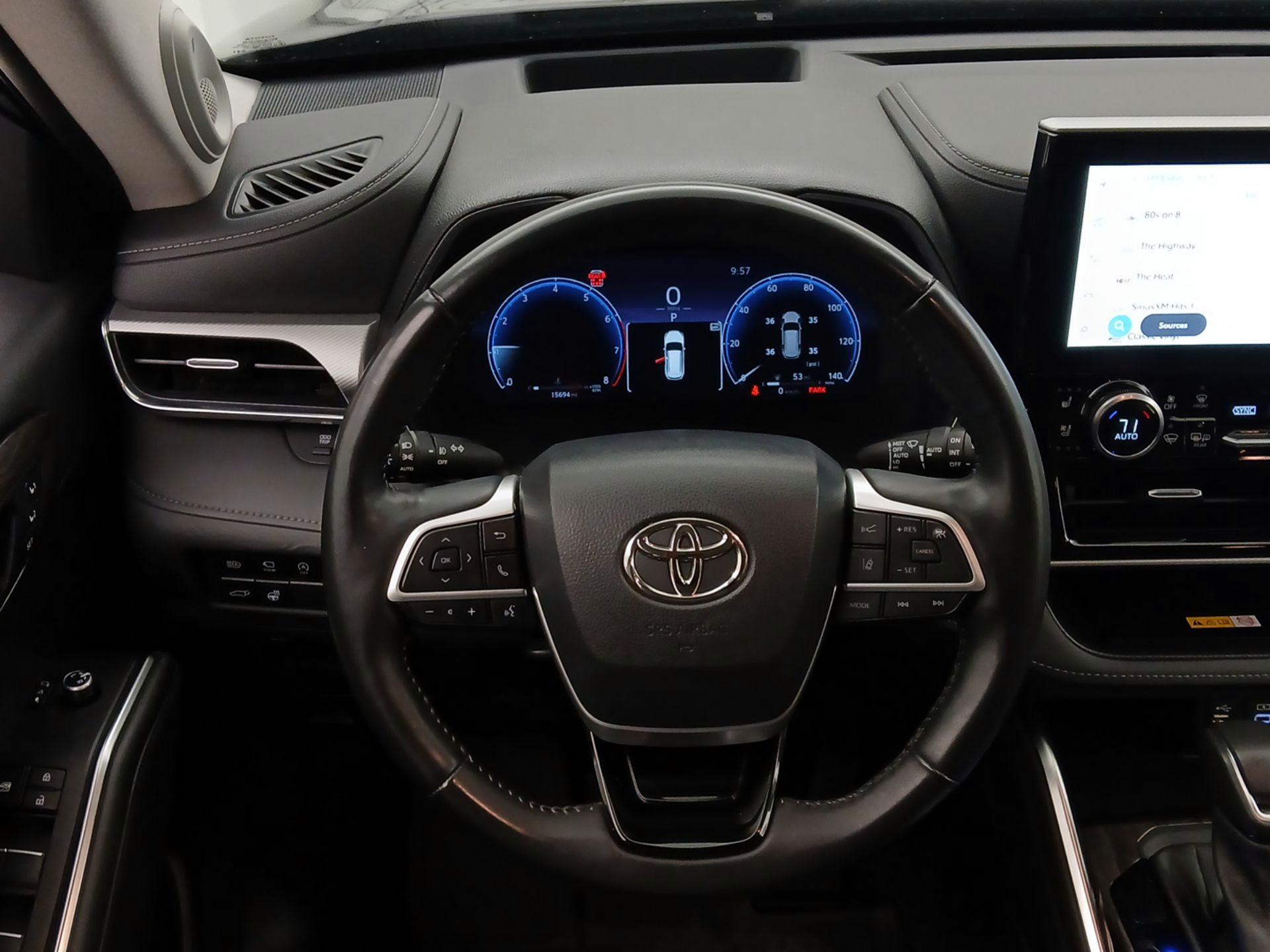 Thumbnail: 2023 Toyota Highlander - 10