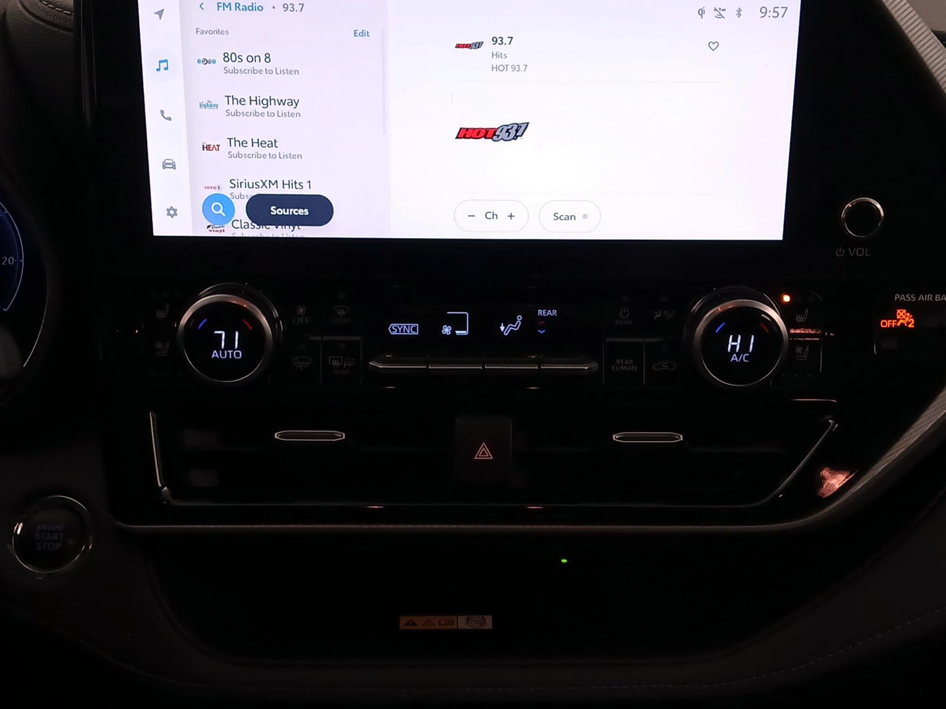 Thumbnail: 2023 Toyota Highlander - 16