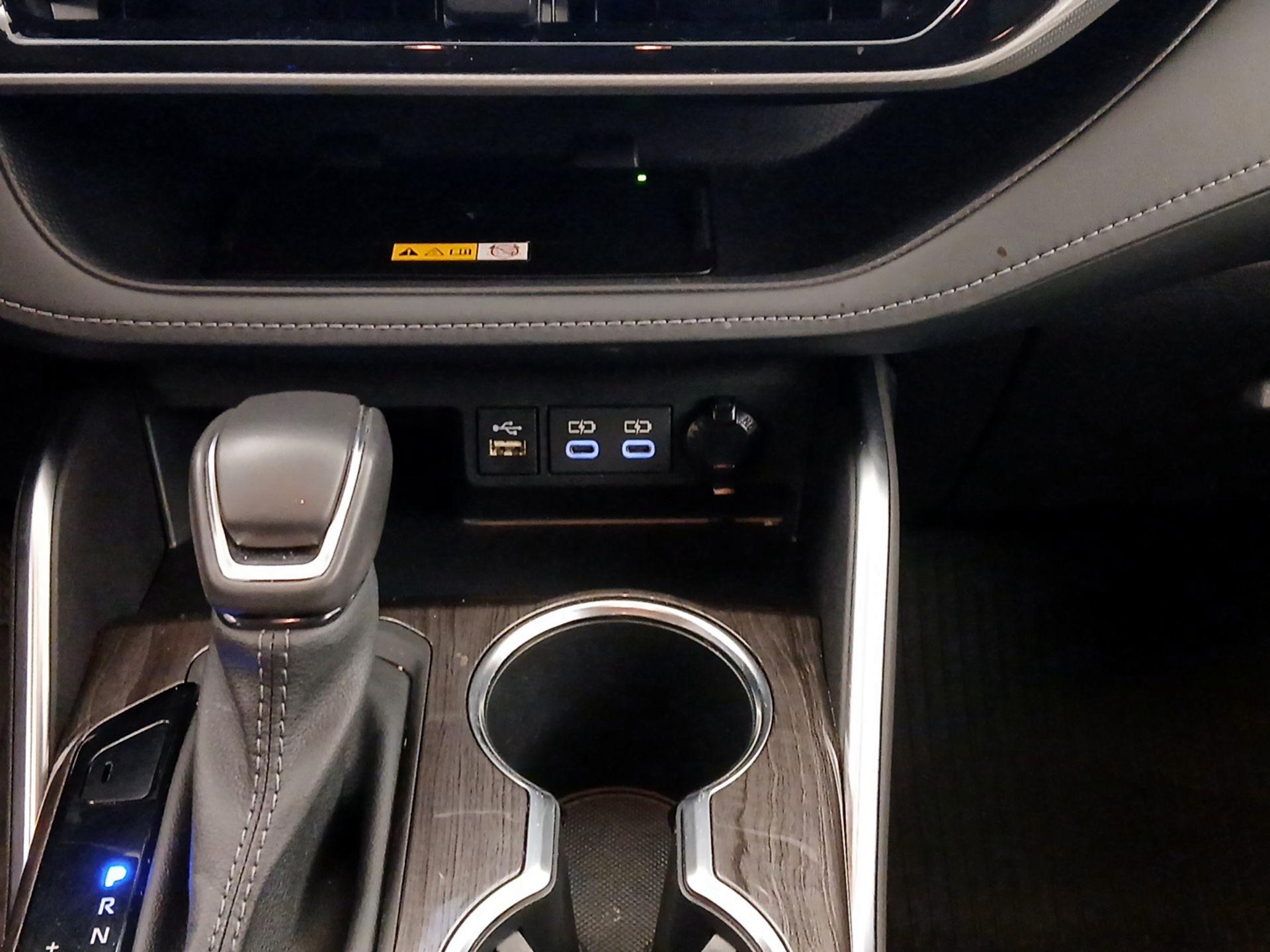 Thumbnail: 2023 Toyota Highlander - 18