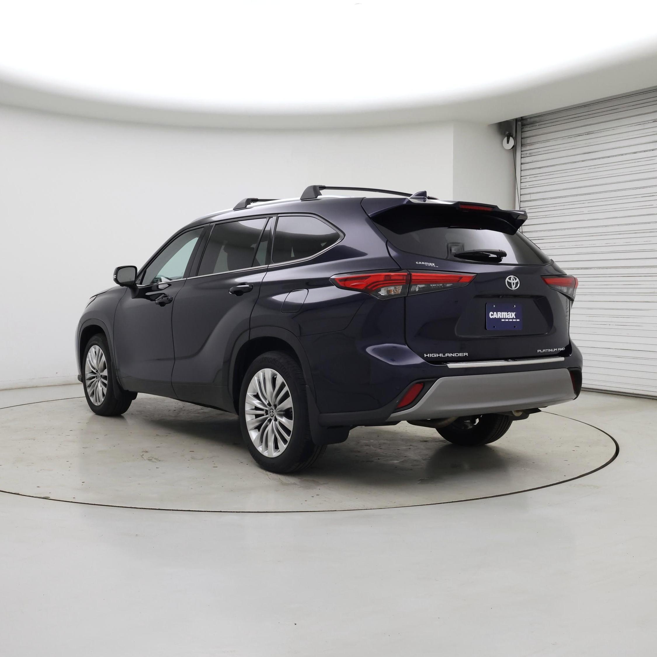 Thumbnail: 2023 Toyota Highlander - 2