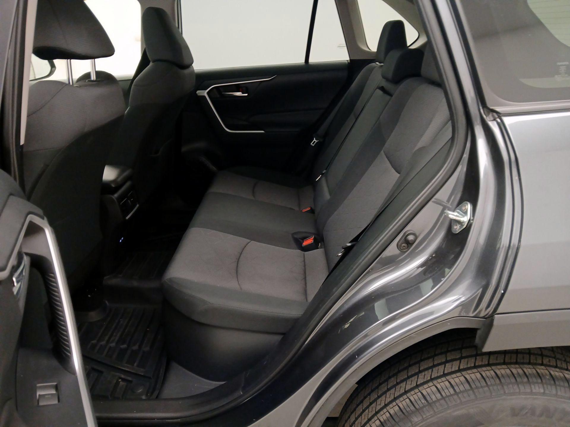 Thumbnail: 2023 Toyota RAV4 - 20