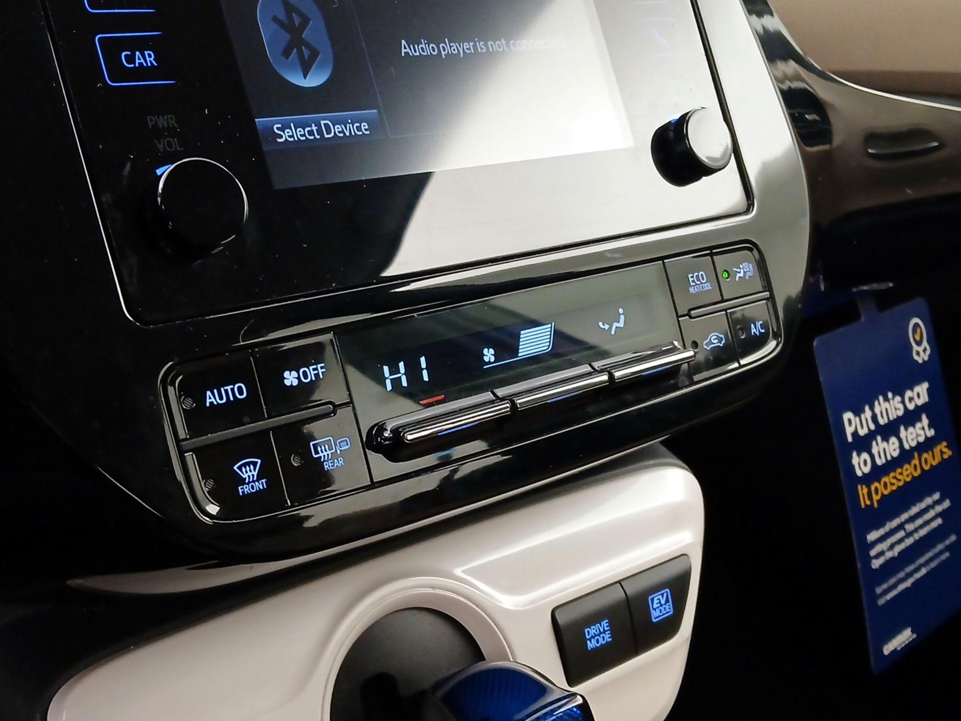 Thumbnail: 2017 Toyota Prius - 16