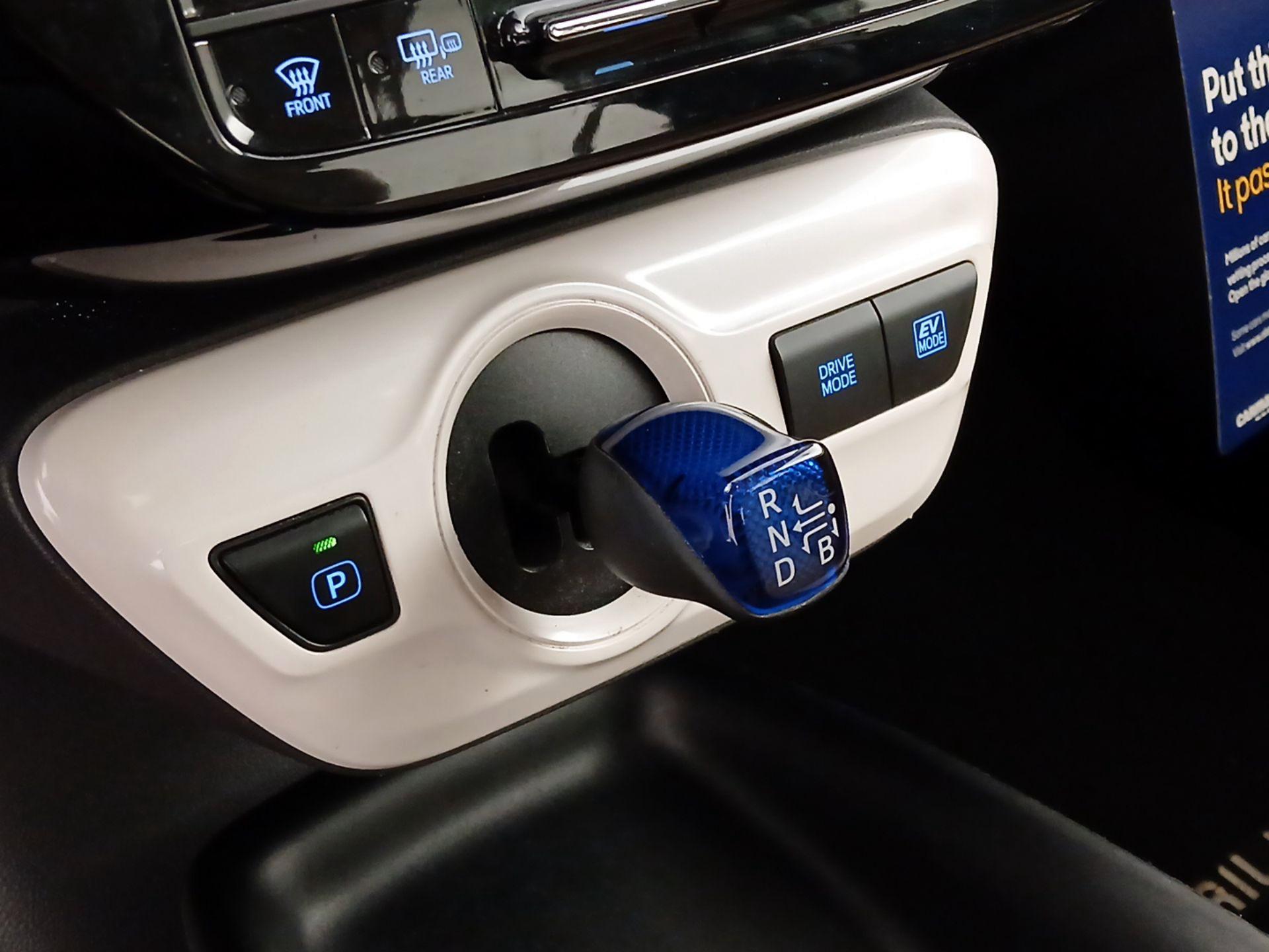 Thumbnail: 2017 Toyota Prius - 17