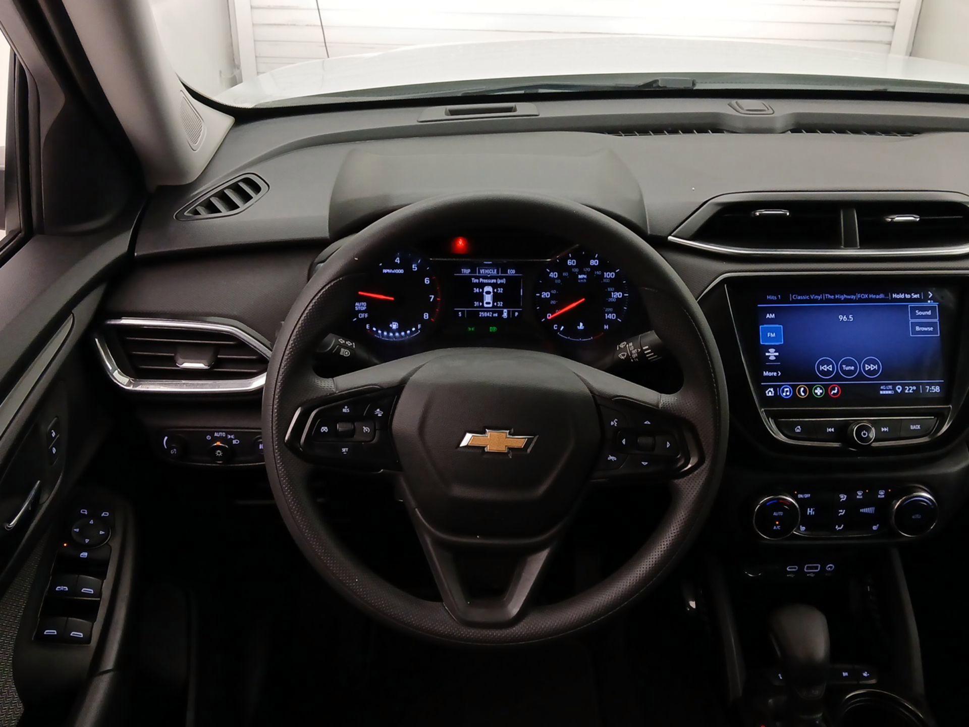 Thumbnail: 2022 Chevrolet TrailBlazer - 10