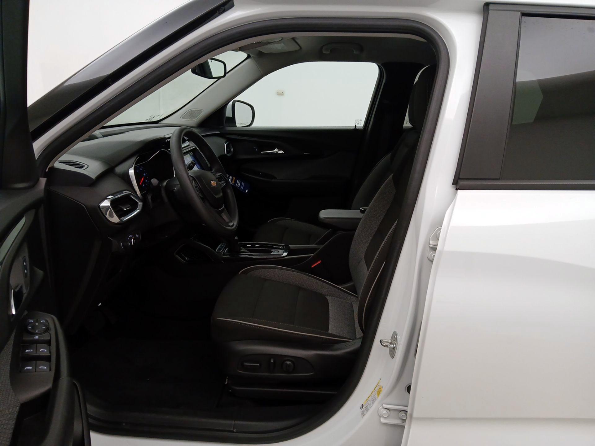 Thumbnail: 2022 Chevrolet TrailBlazer - 11