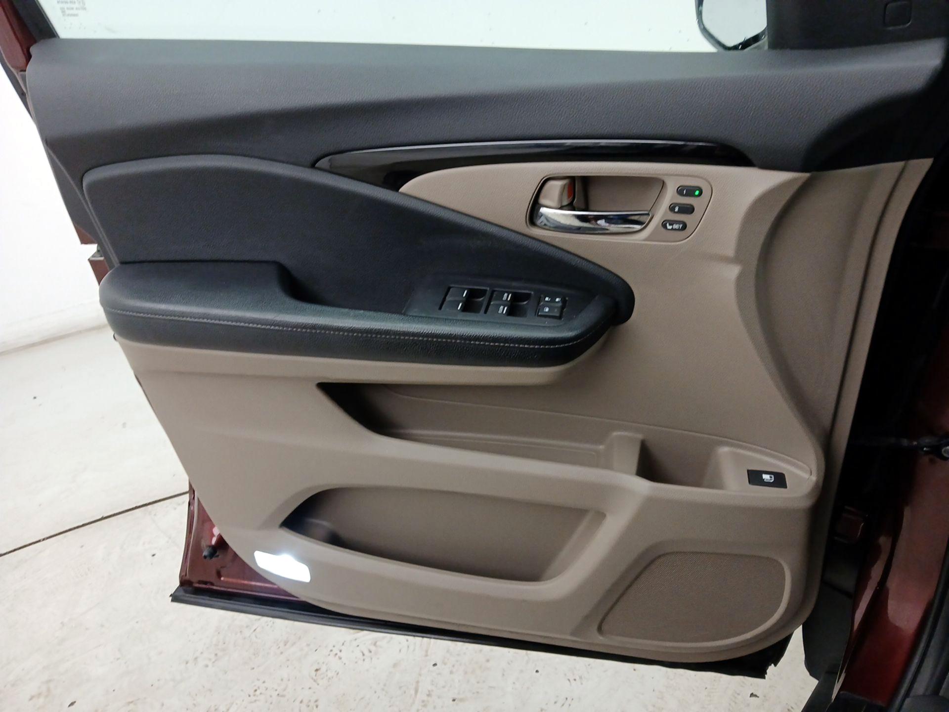 Thumbnail: 2019 Honda Ridgeline - 12