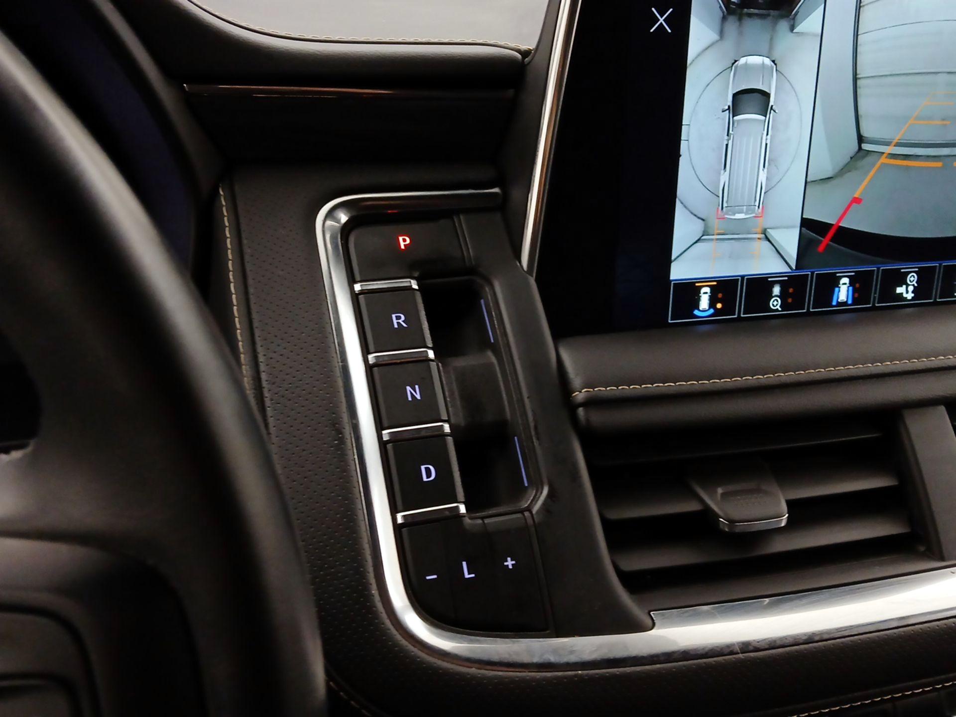 Thumbnail: 2023 GMC Yukon XL - 18