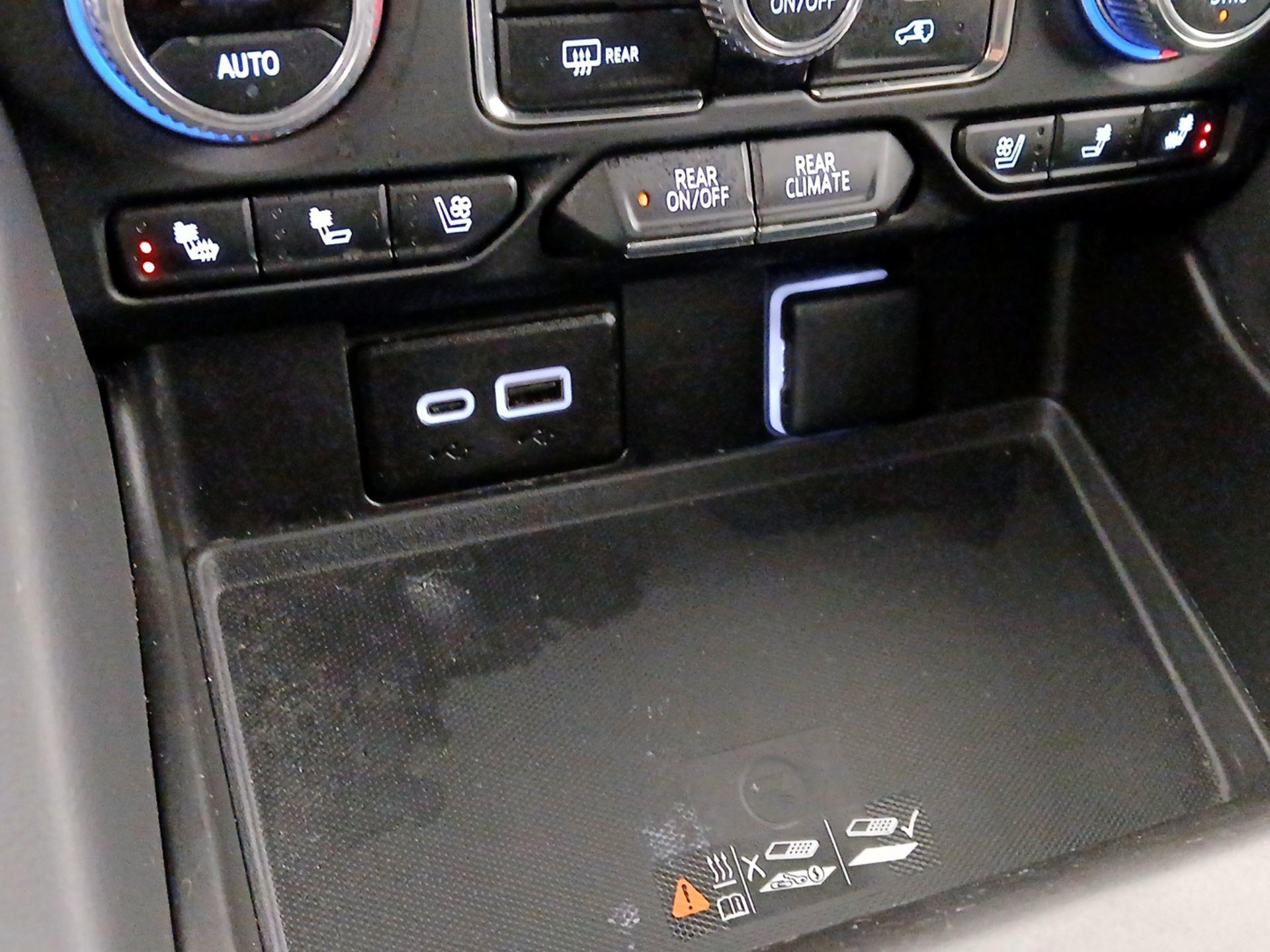 Thumbnail: 2023 GMC Yukon XL - 19