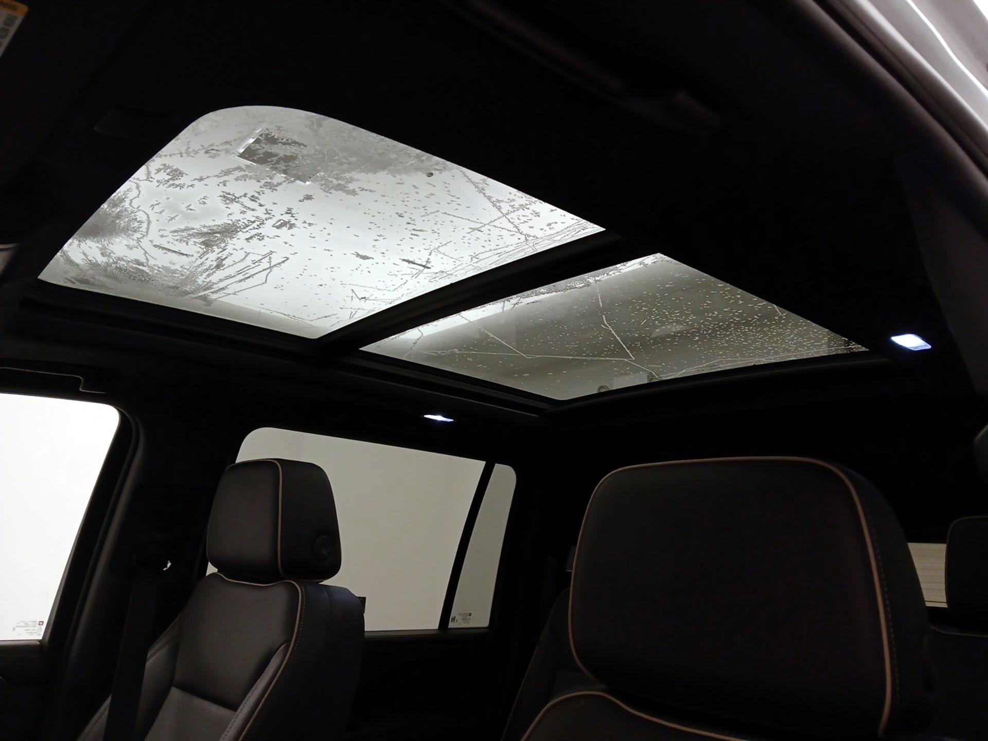 Thumbnail: 2023 GMC Yukon XL - 20