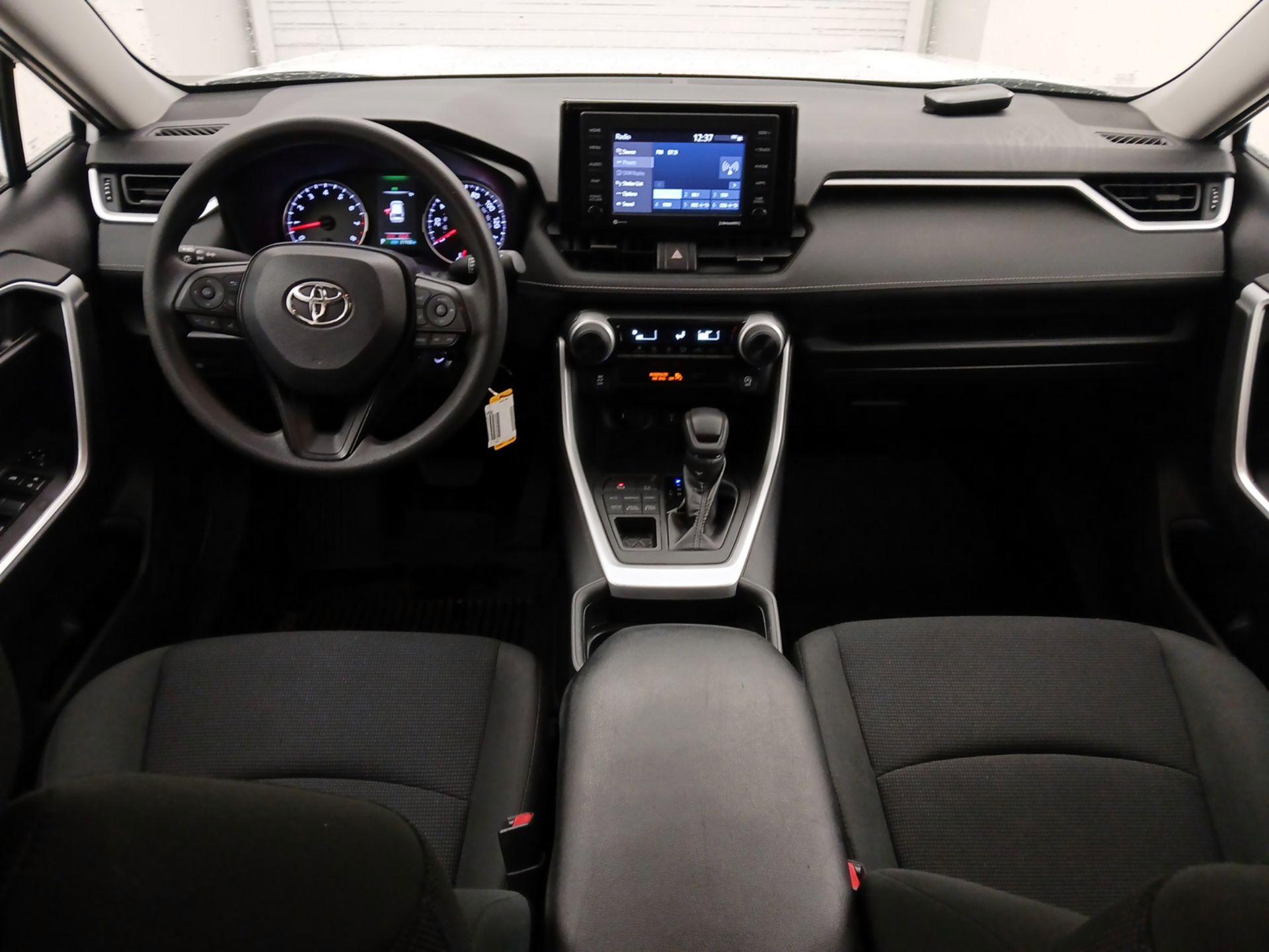 Thumbnail: 2020 Toyota RAV4 - 9