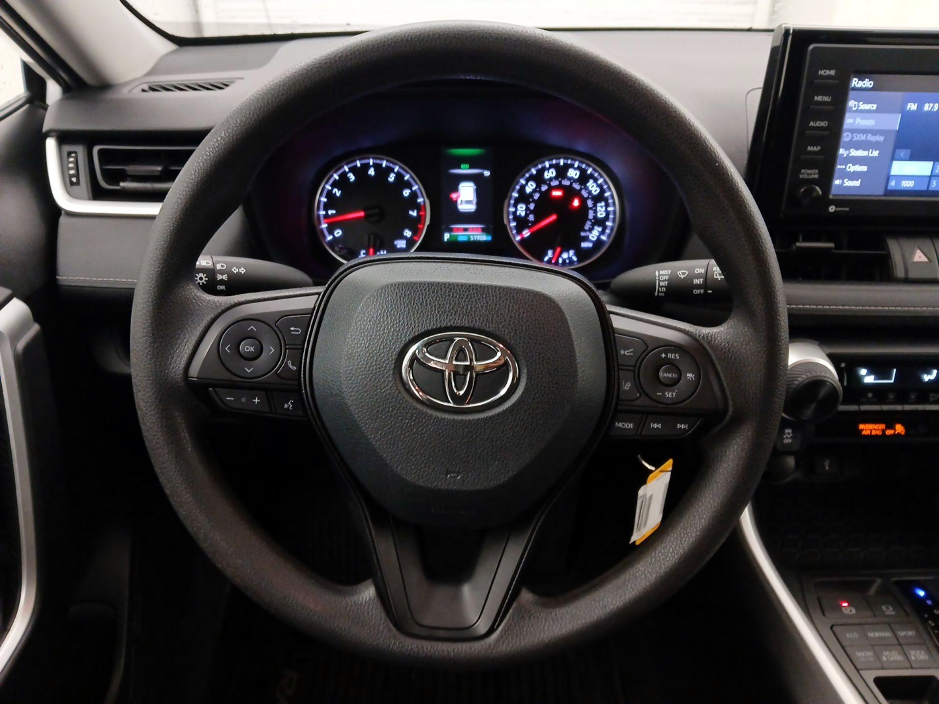 Thumbnail: 2020 Toyota RAV4 - 10