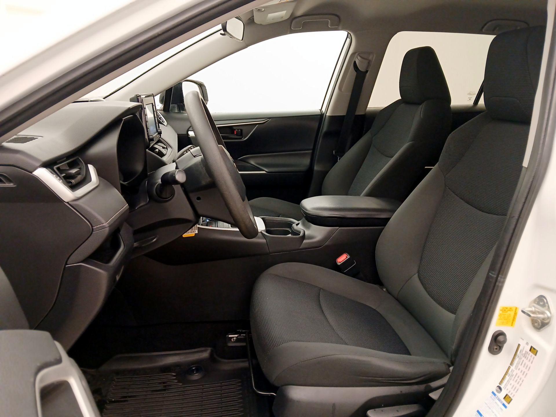 Thumbnail: 2020 Toyota RAV4 - 11