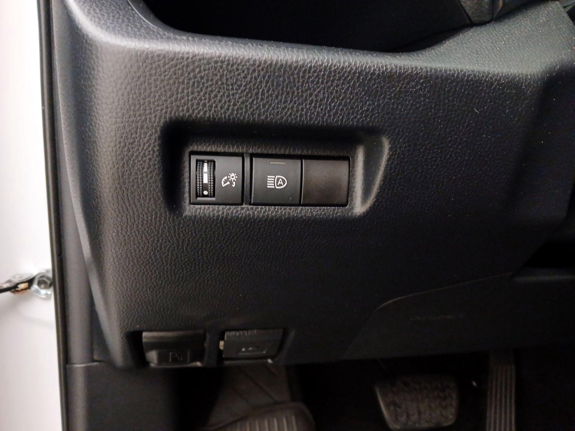 Thumbnail: 2020 Toyota RAV4 - 13