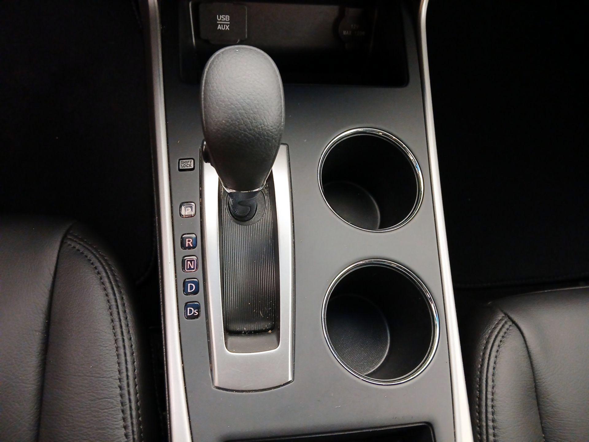 Thumbnail: 2015 Nissan Altima - 17