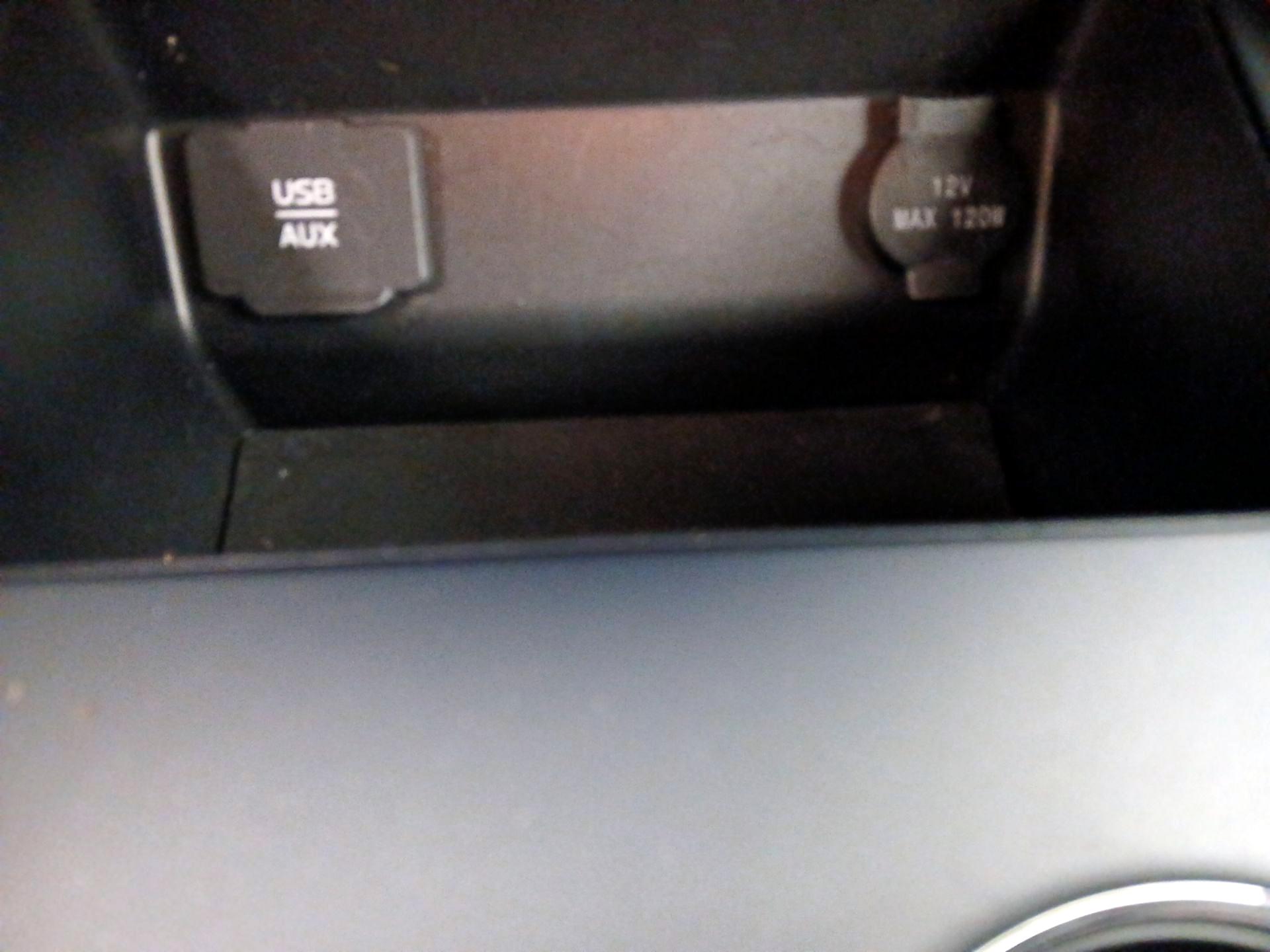 Thumbnail: 2015 Nissan Altima - 18