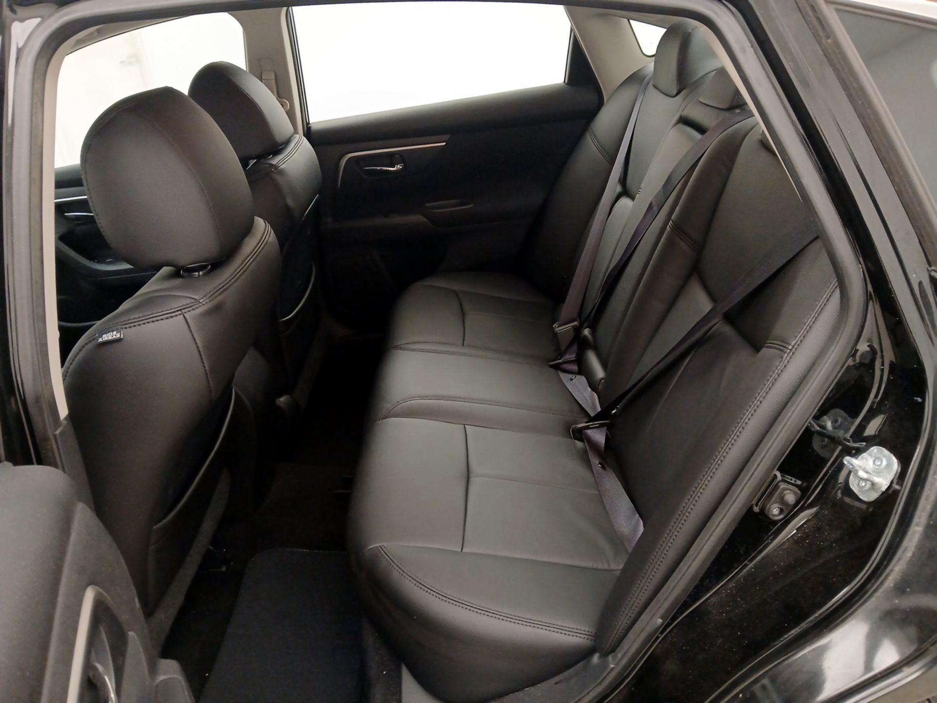 Thumbnail: 2015 Nissan Altima - 19