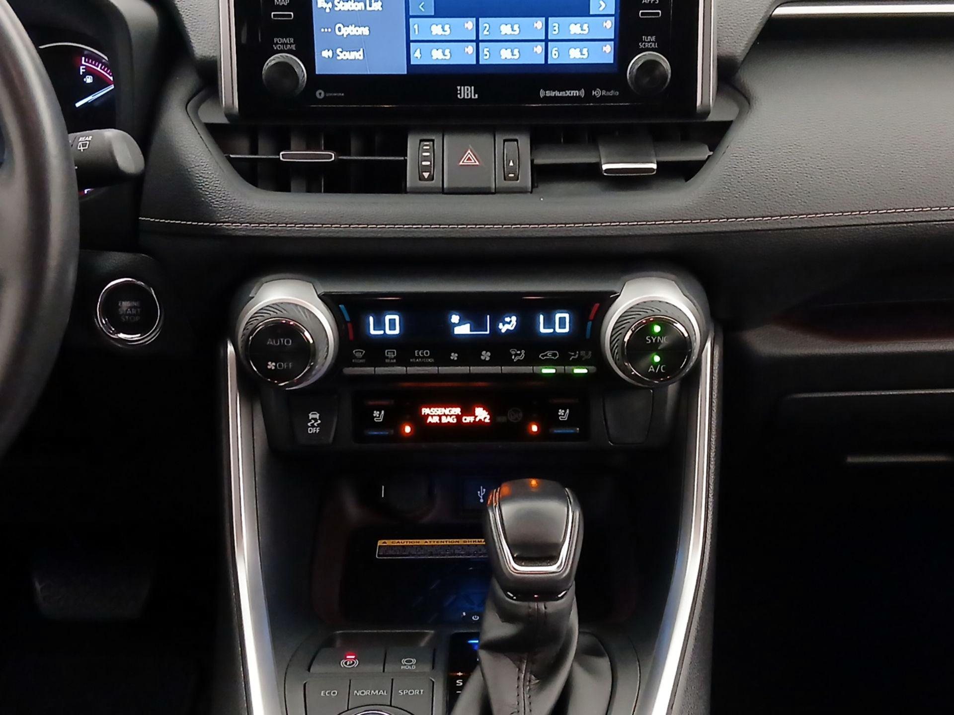 Thumbnail: 2021 Toyota RAV4 - 17