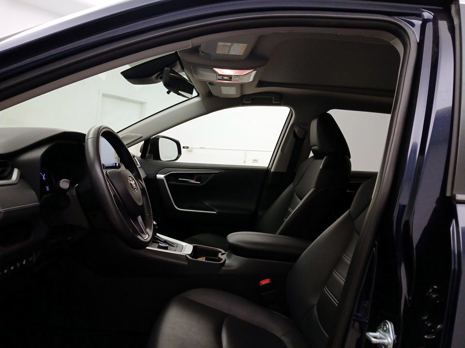 Thumbnail: 2021 Toyota RAV4 - 20