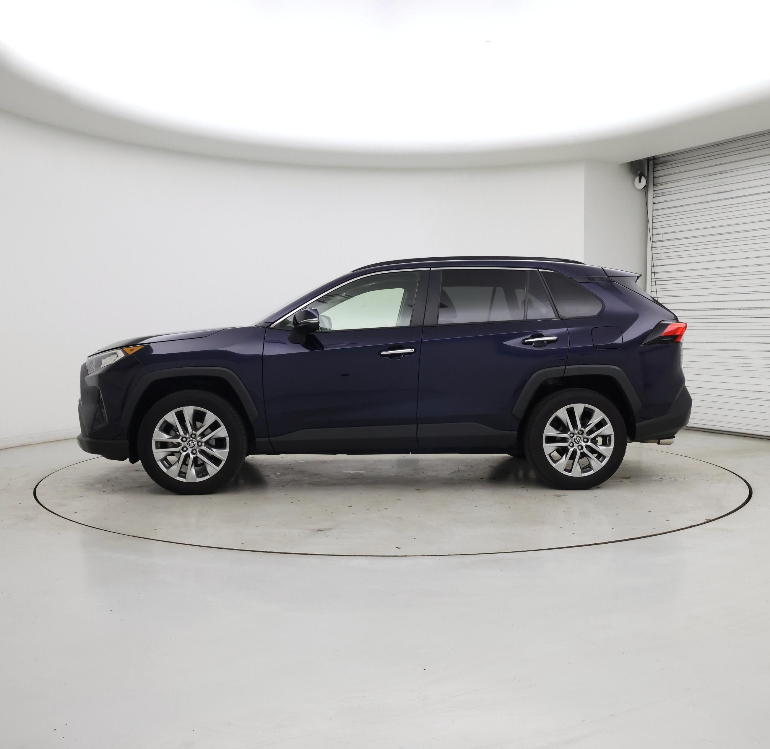 Thumbnail: 2021 Toyota RAV4 - 3