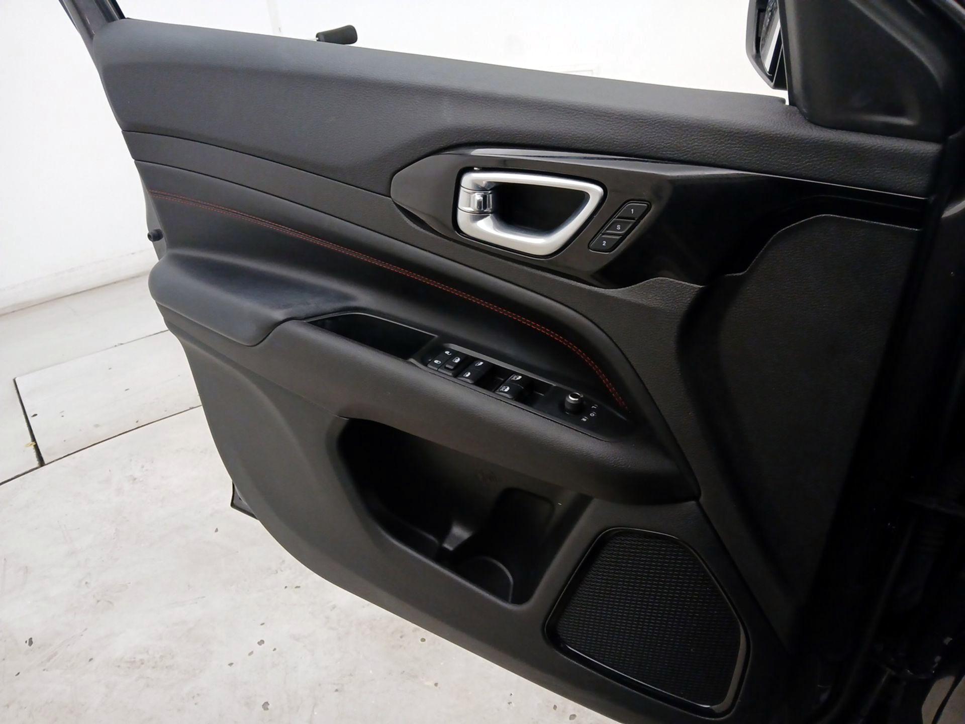 Thumbnail: 2022 Jeep Compass - 12