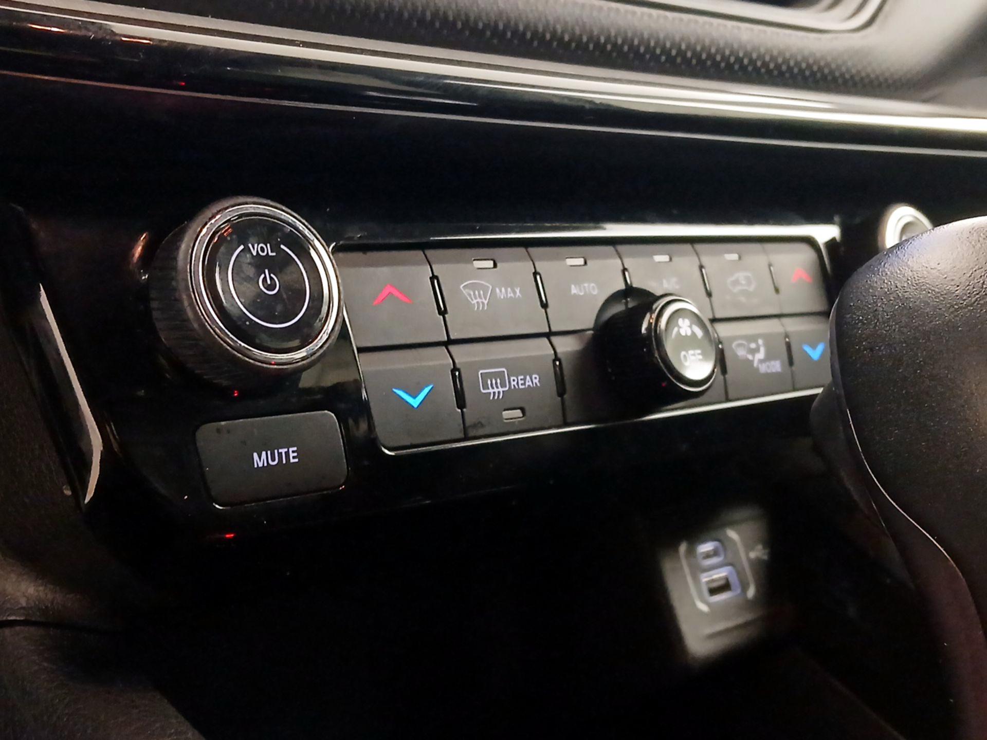 Thumbnail: 2022 Jeep Compass - 17