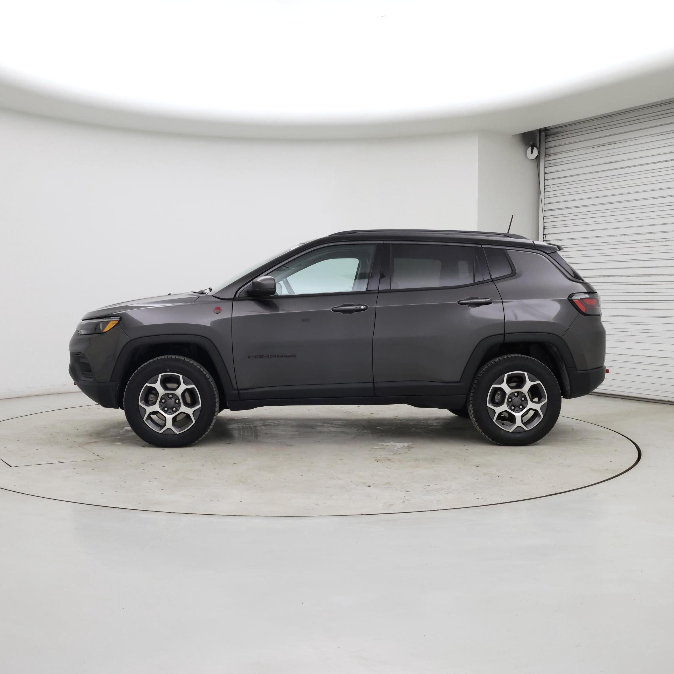 Thumbnail: 2022 Jeep Compass - 3