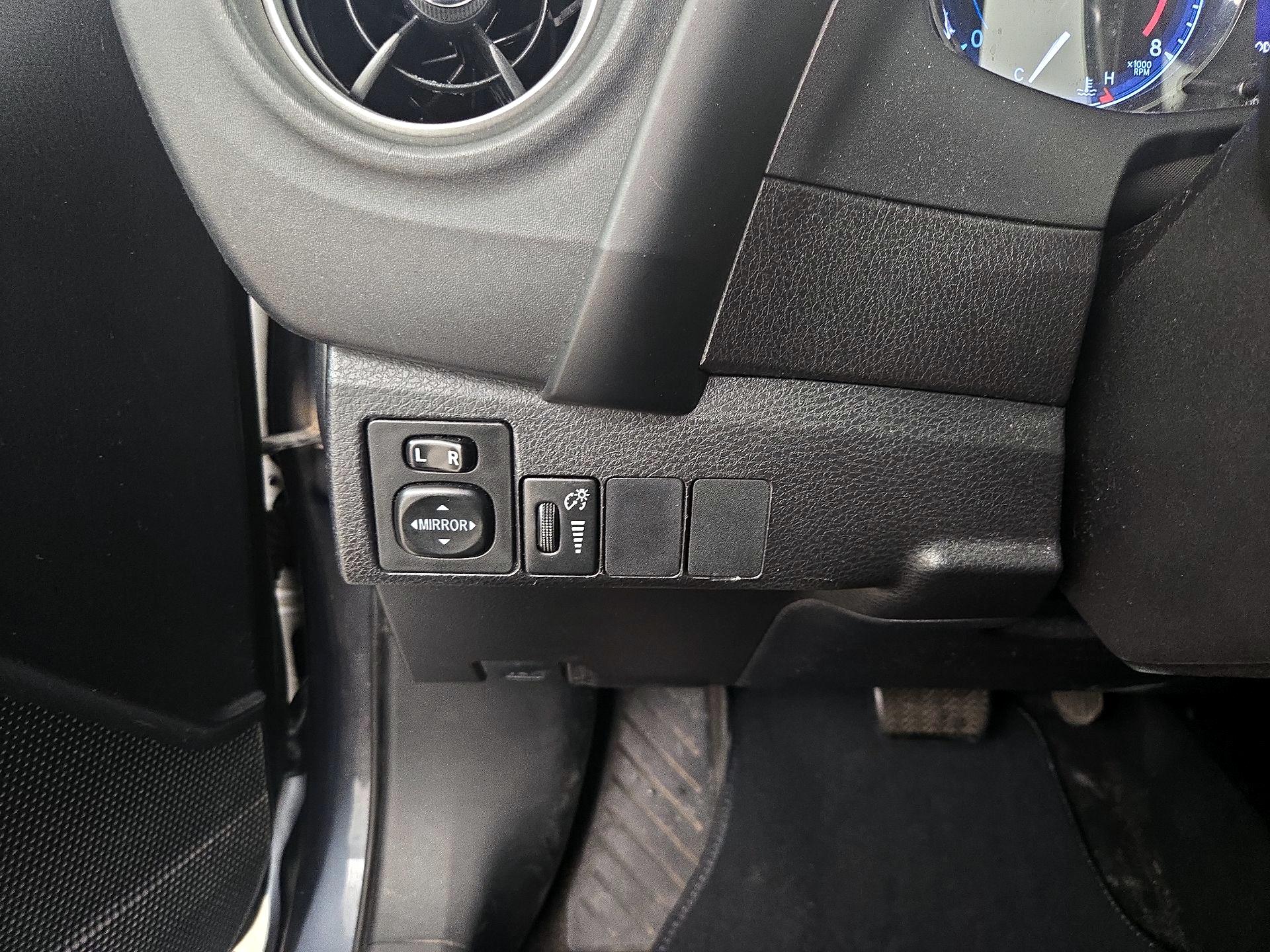 Thumbnail: 2018 Toyota Corolla - 13