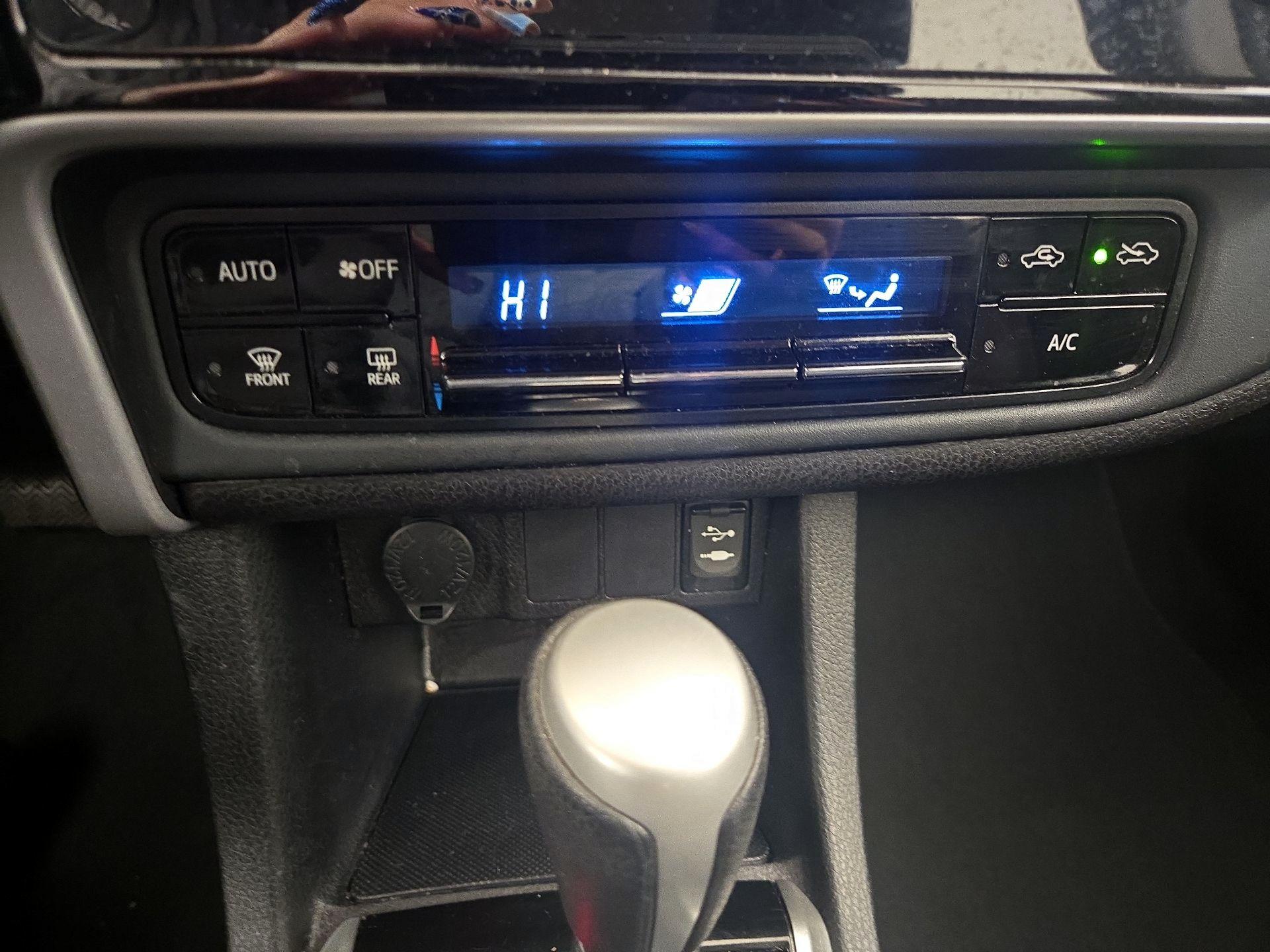 Thumbnail: 2018 Toyota Corolla - 16