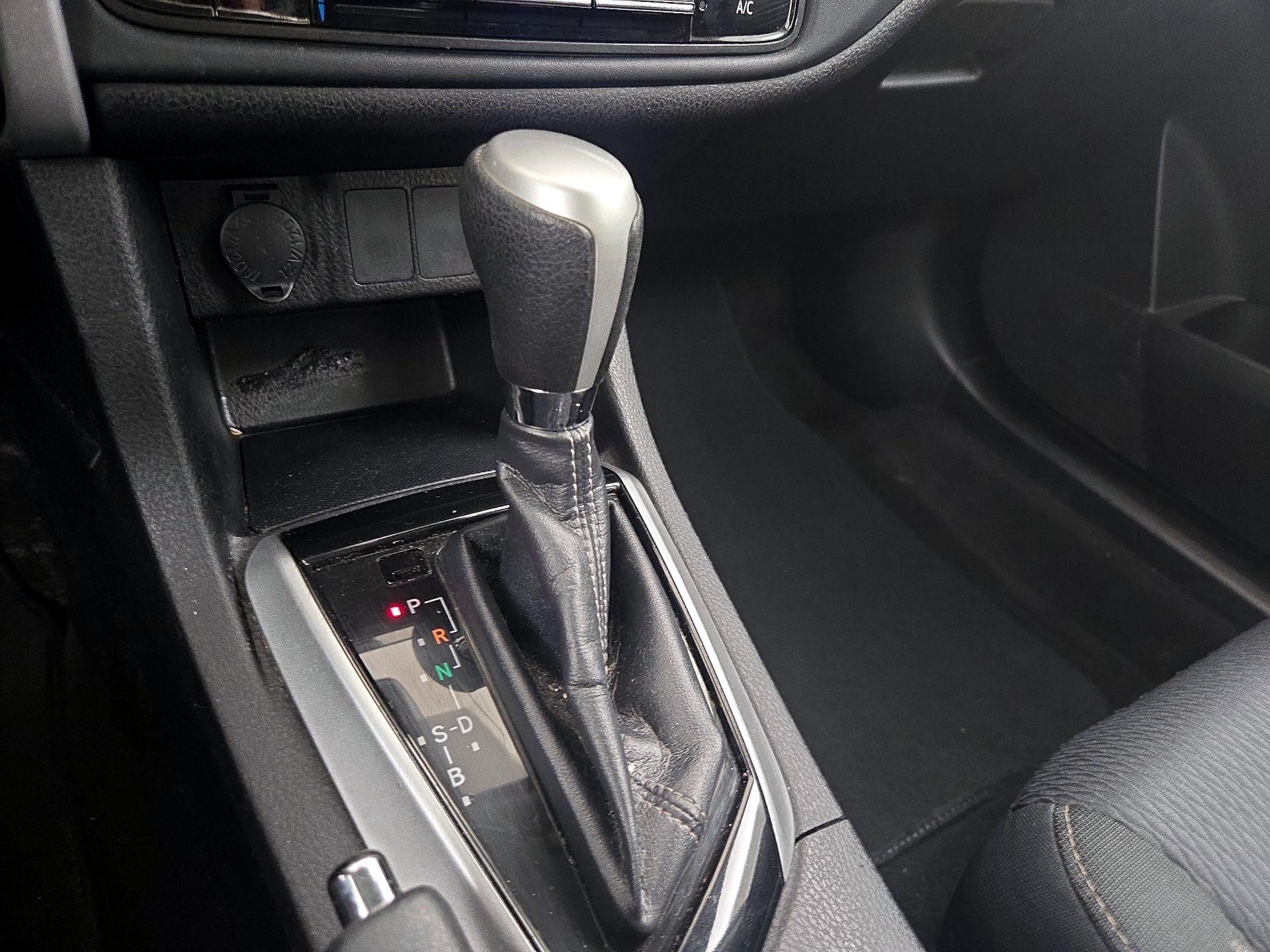 Thumbnail: 2018 Toyota Corolla - 17