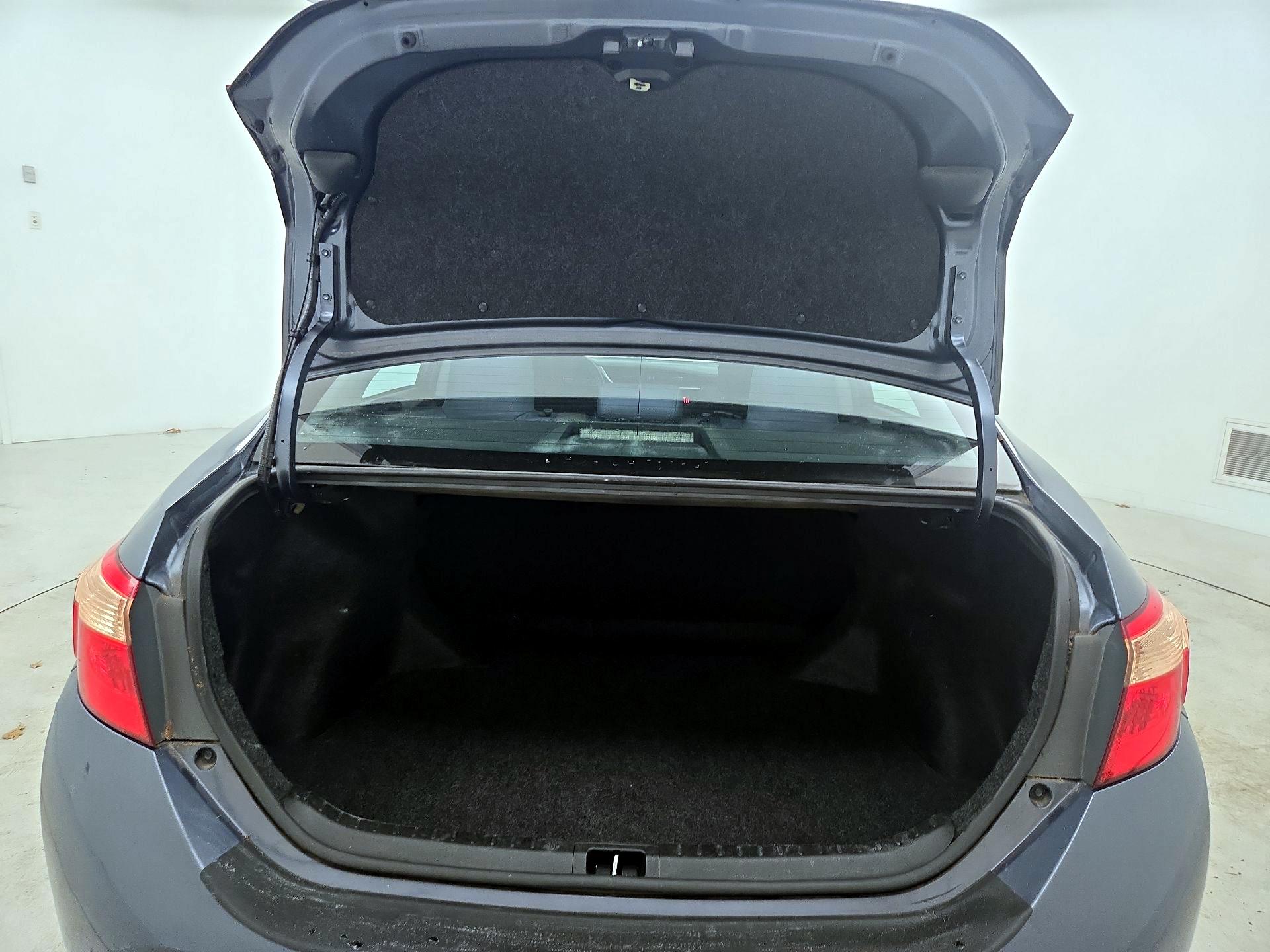 Thumbnail: 2018 Toyota Corolla - 20