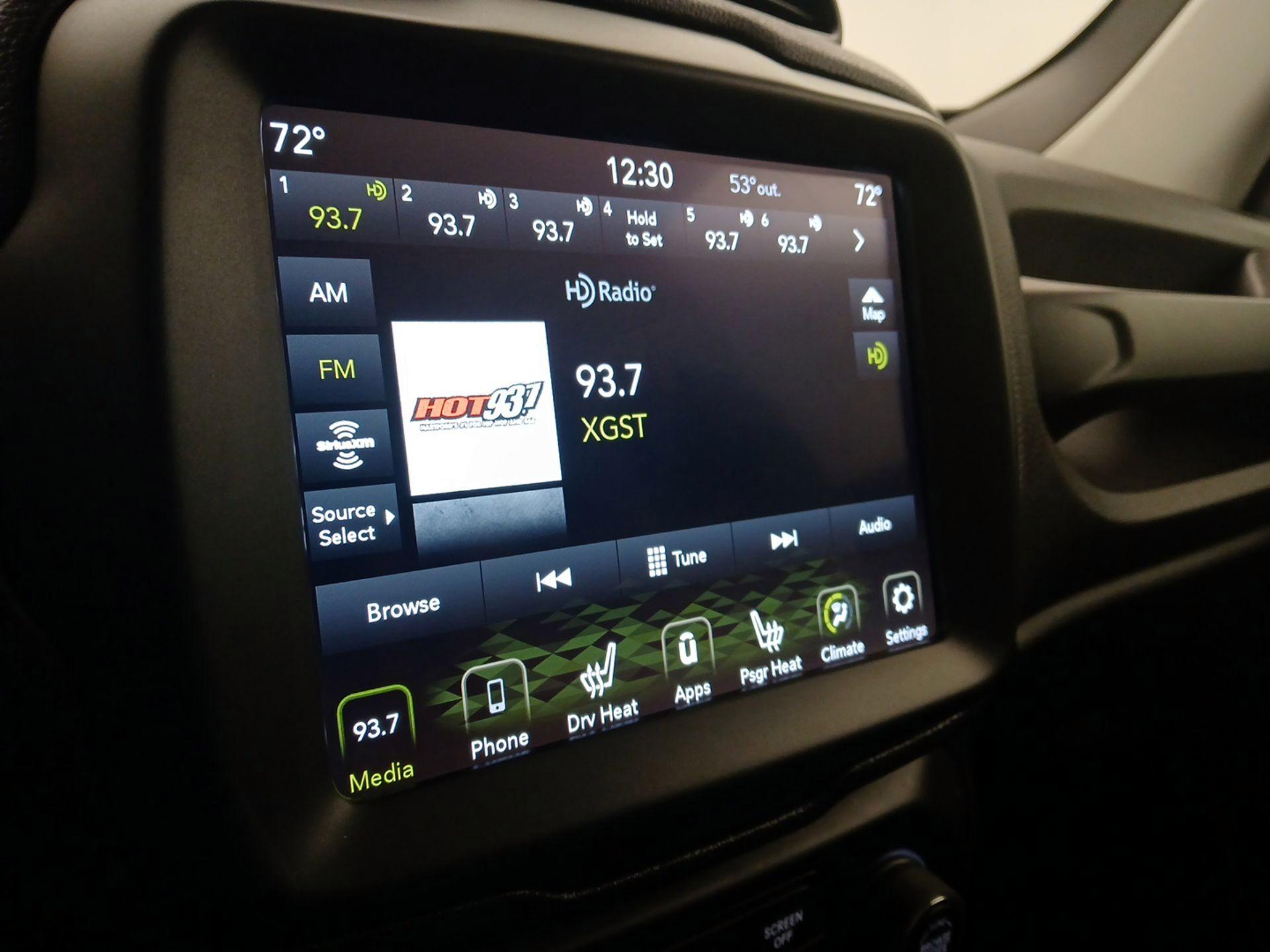 Thumbnail: 2021 Jeep Renegade - 15