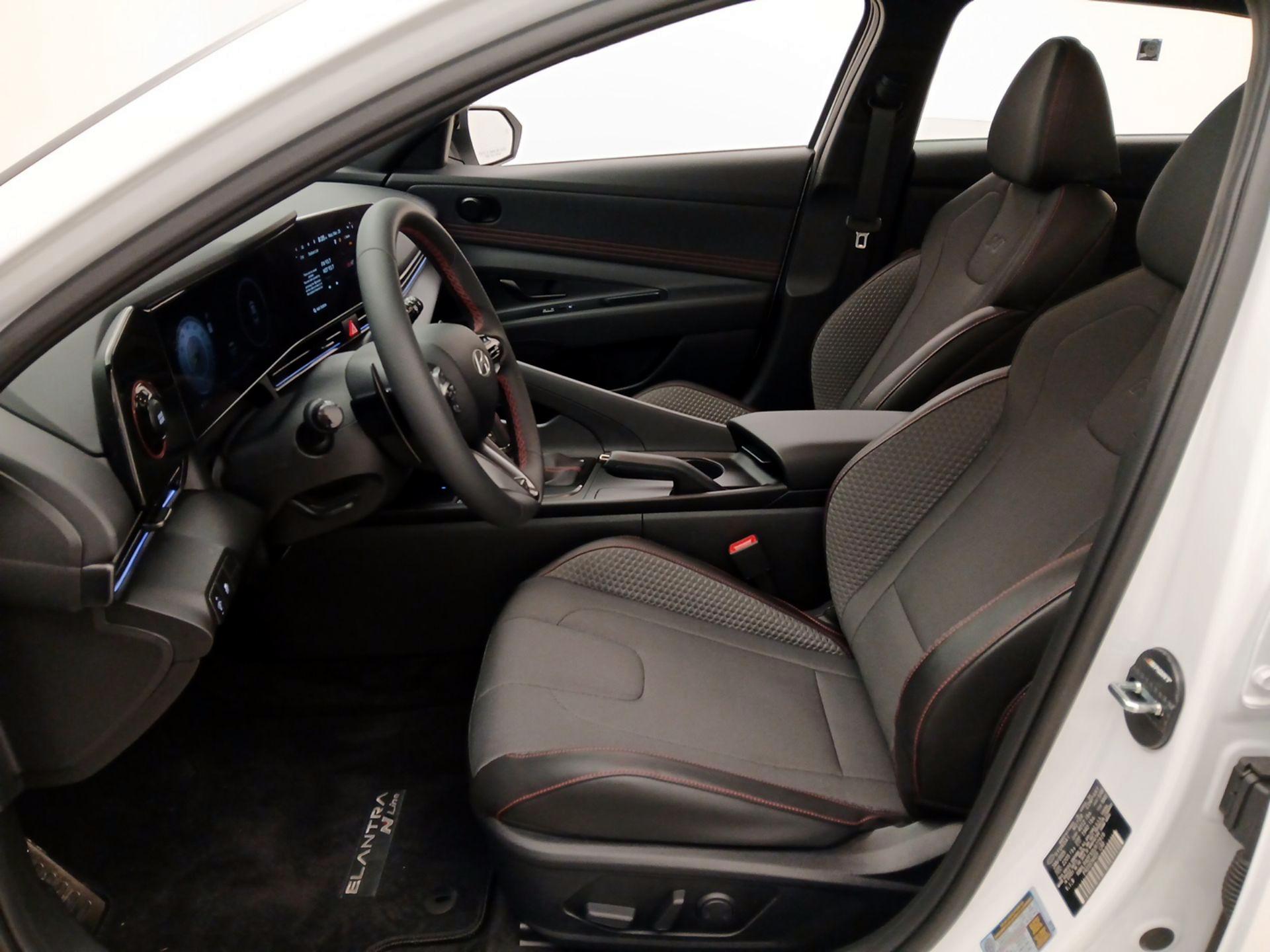 Thumbnail: 2025 Hyundai Elantra - 11