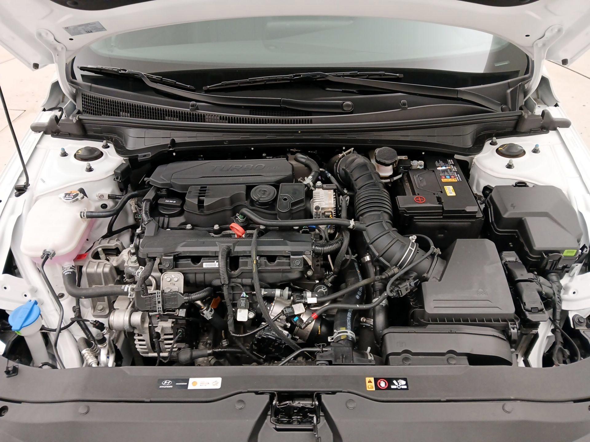 Thumbnail: 2025 Hyundai Elantra - 20