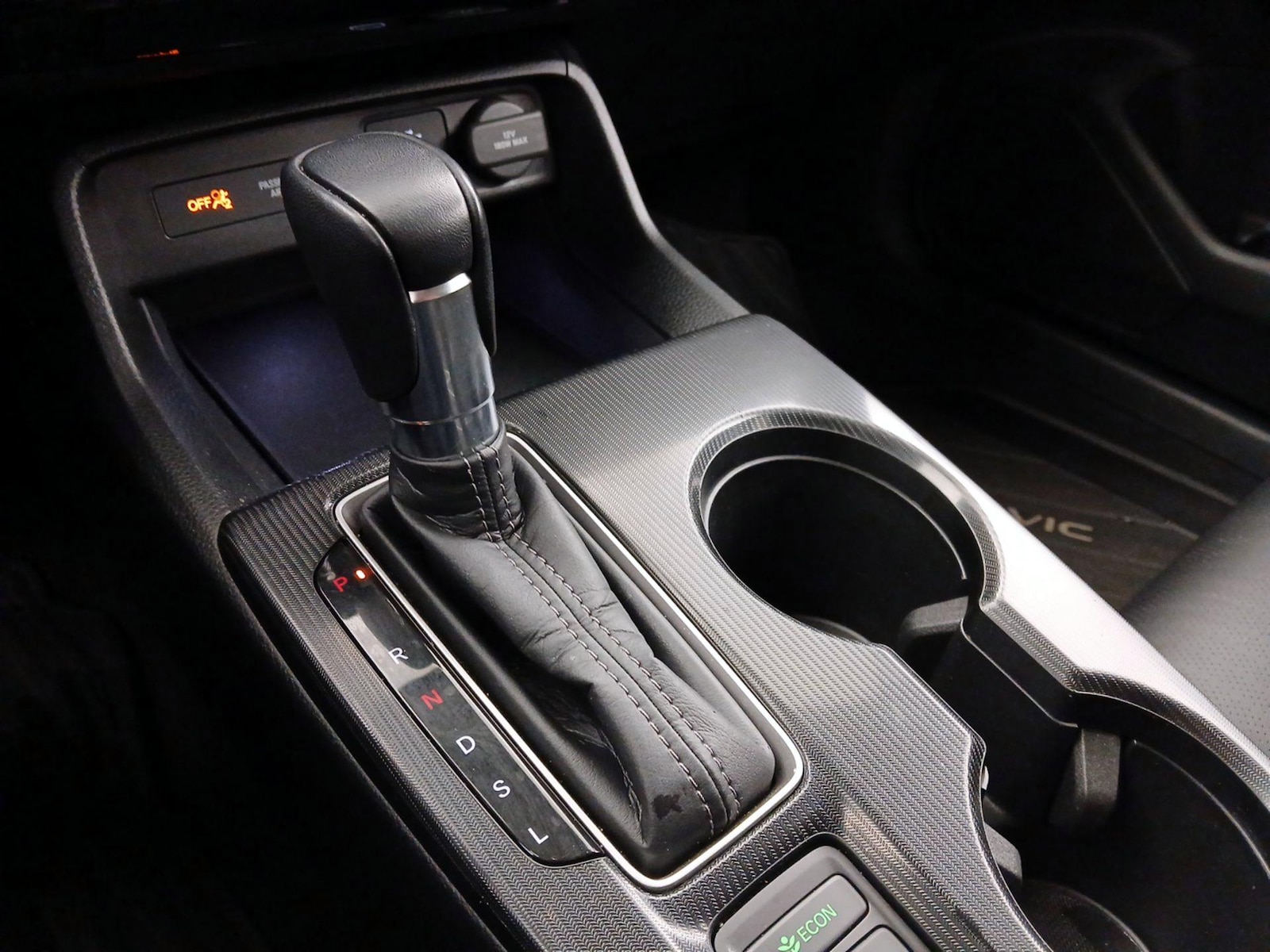 2024 Honda Civic Hatchback EX-L - Photo 18