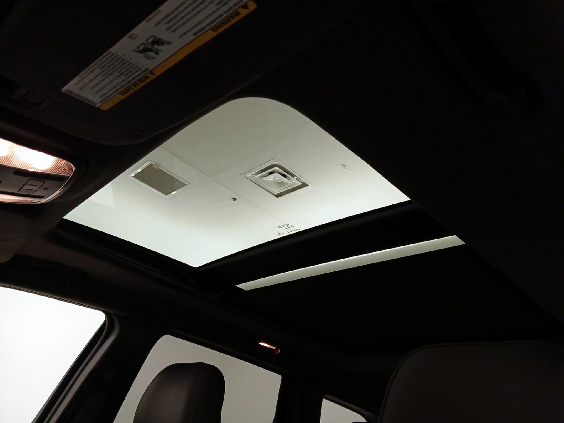 Thumbnail: 2014 Jeep Grand Cherokee - 20