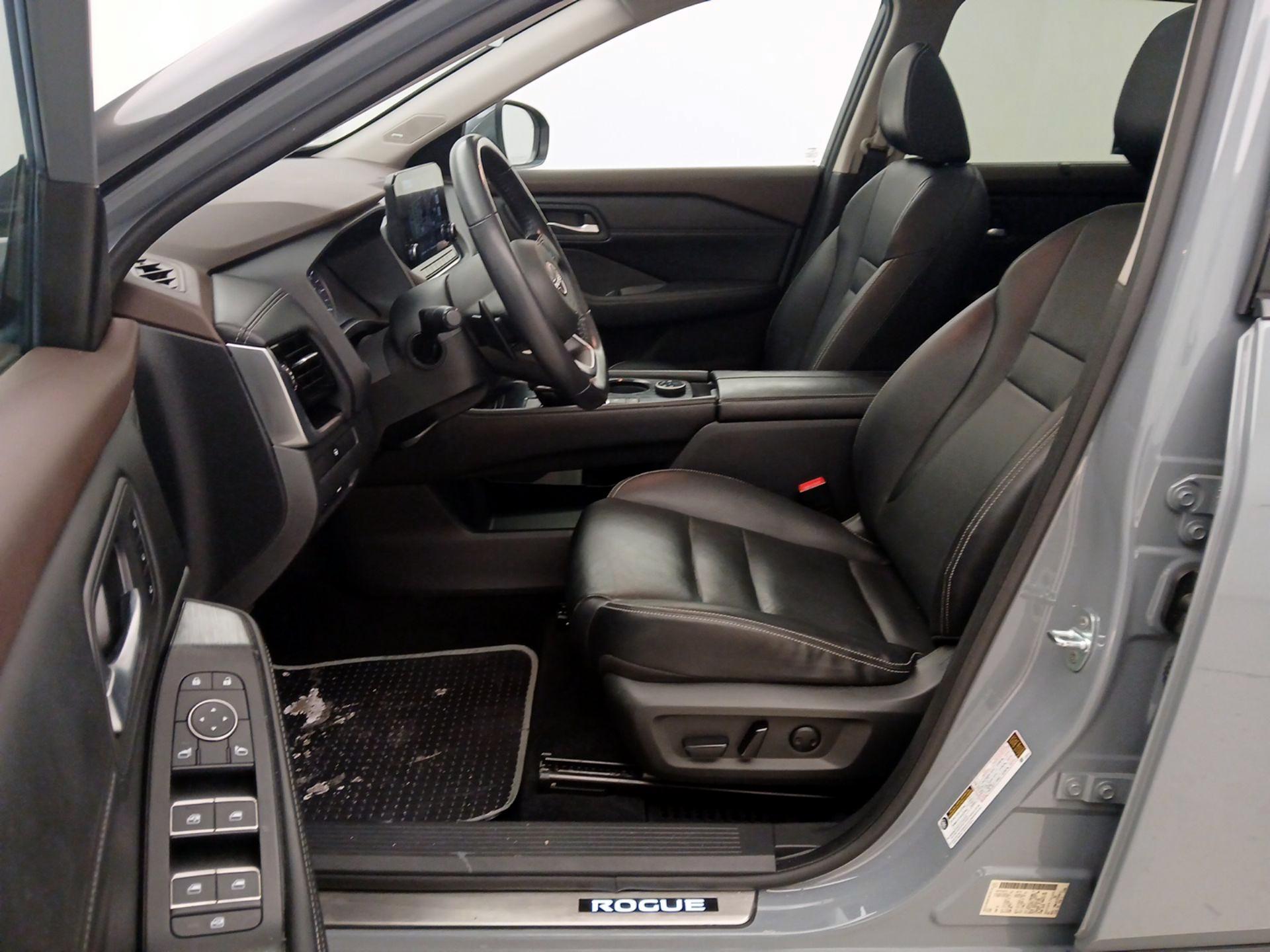 Thumbnail: 2023 Nissan Rogue - 11