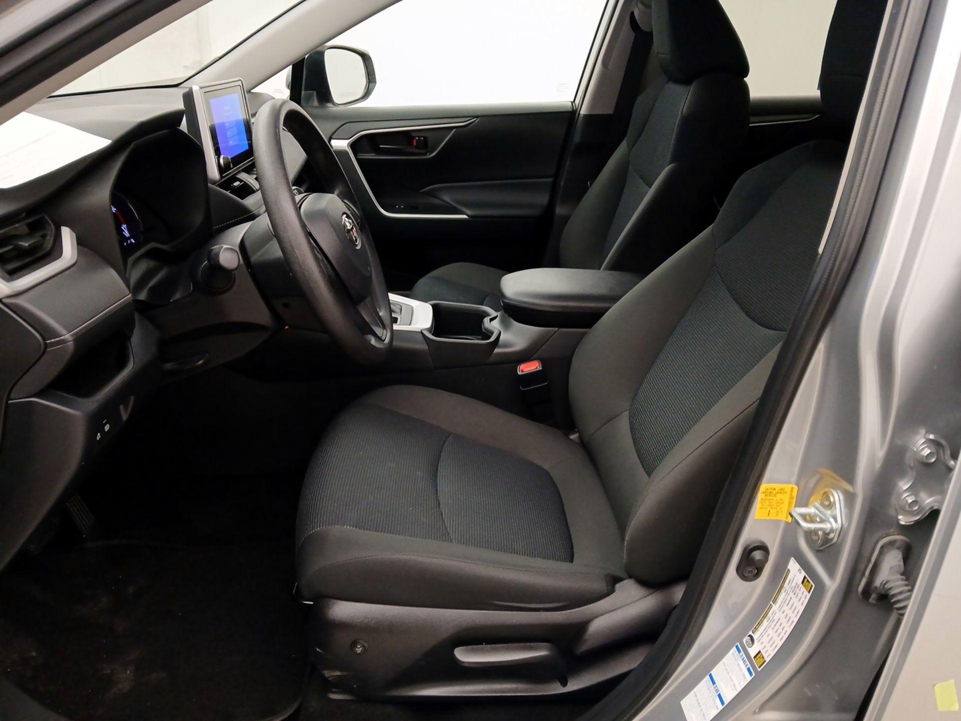 Thumbnail: 2023 Toyota RAV4 - 11