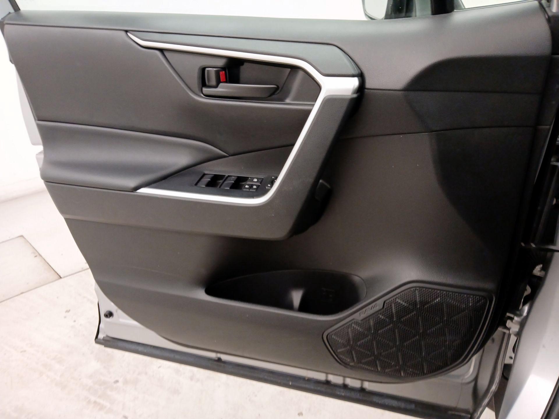 Thumbnail: 2023 Toyota RAV4 - 12