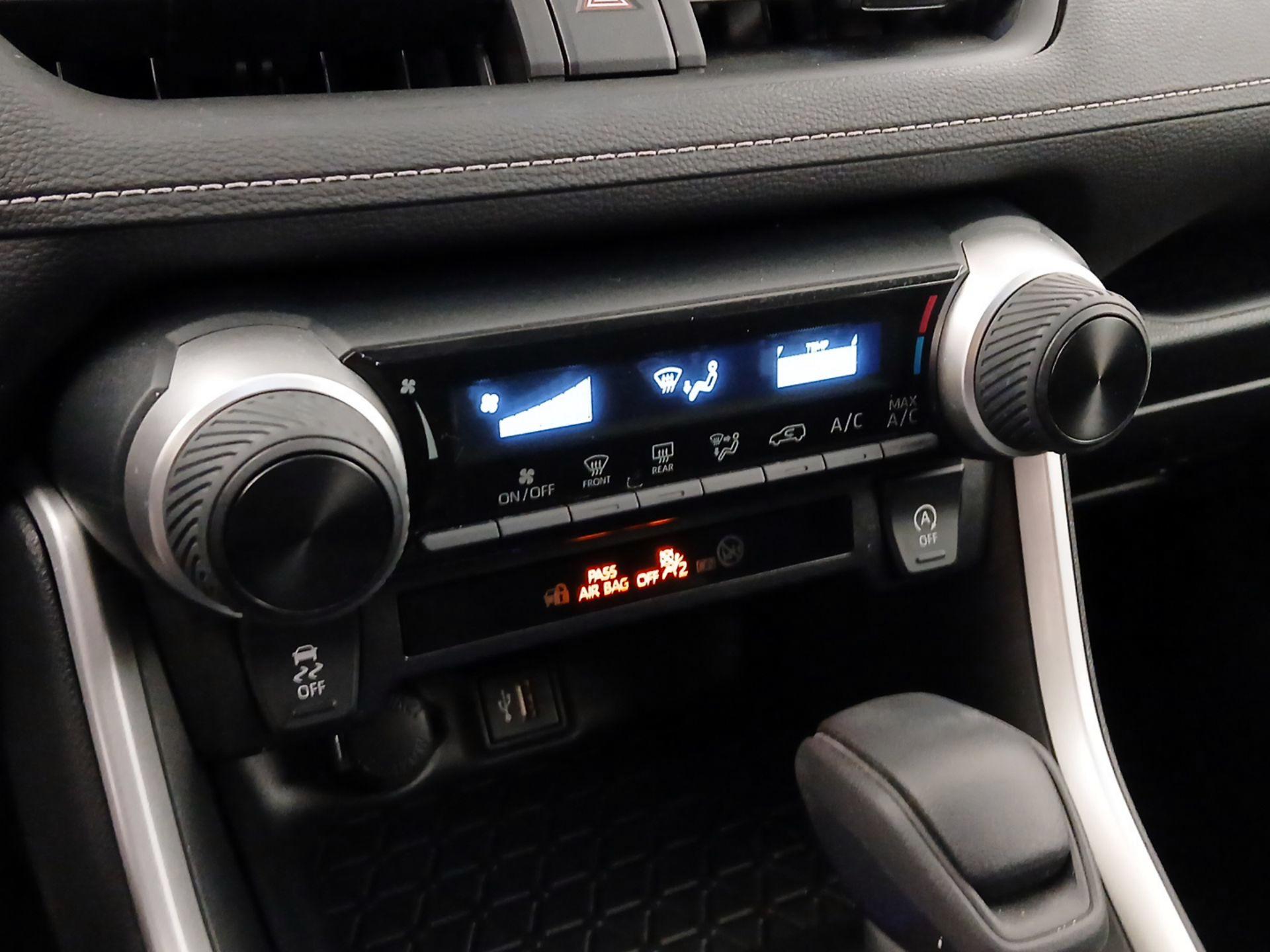 Thumbnail: 2023 Toyota RAV4 - 17