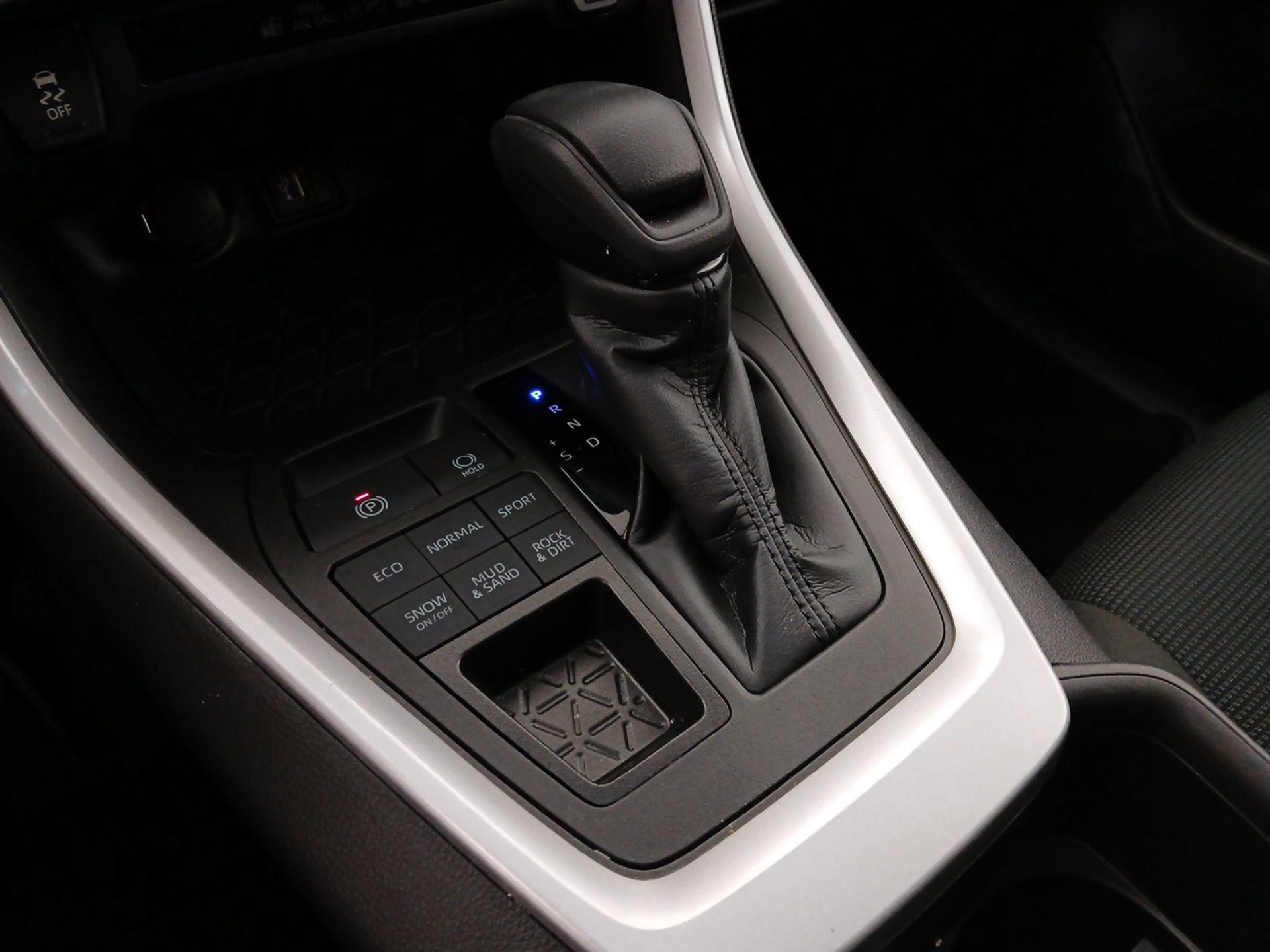 Thumbnail: 2023 Toyota RAV4 - 18