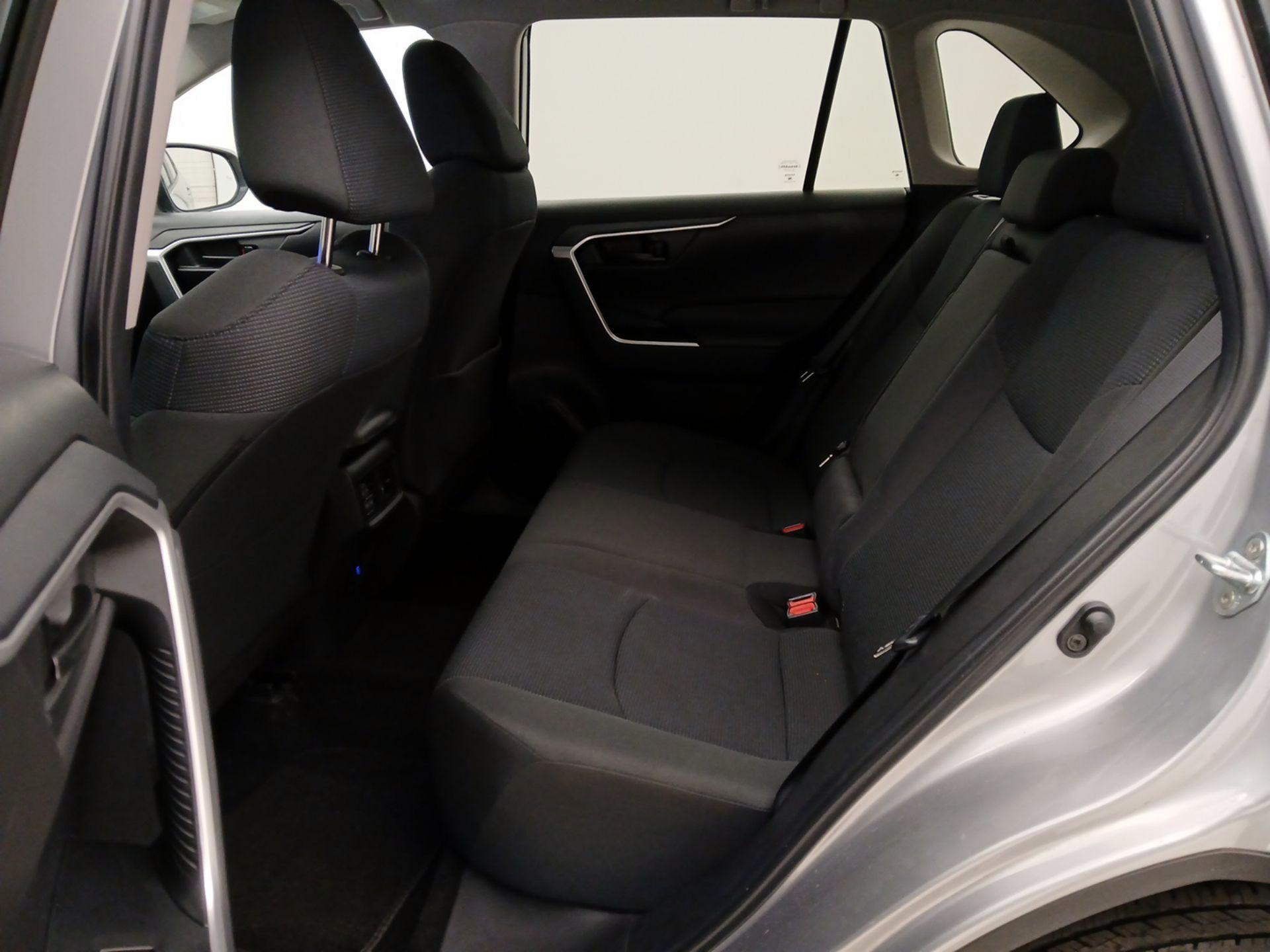 Thumbnail: 2023 Toyota RAV4 - 20