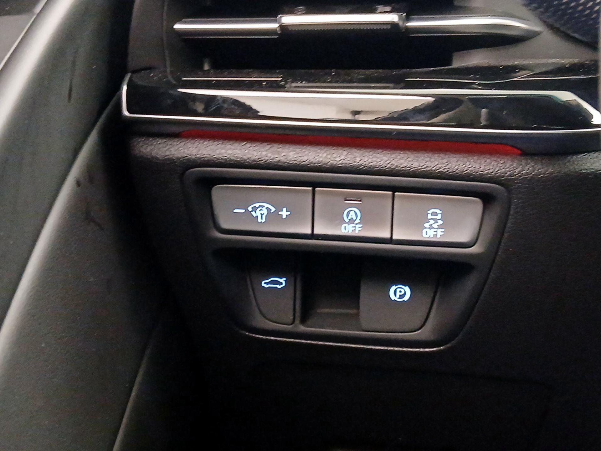 Thumbnail: 2024 Genesis G80 - 13