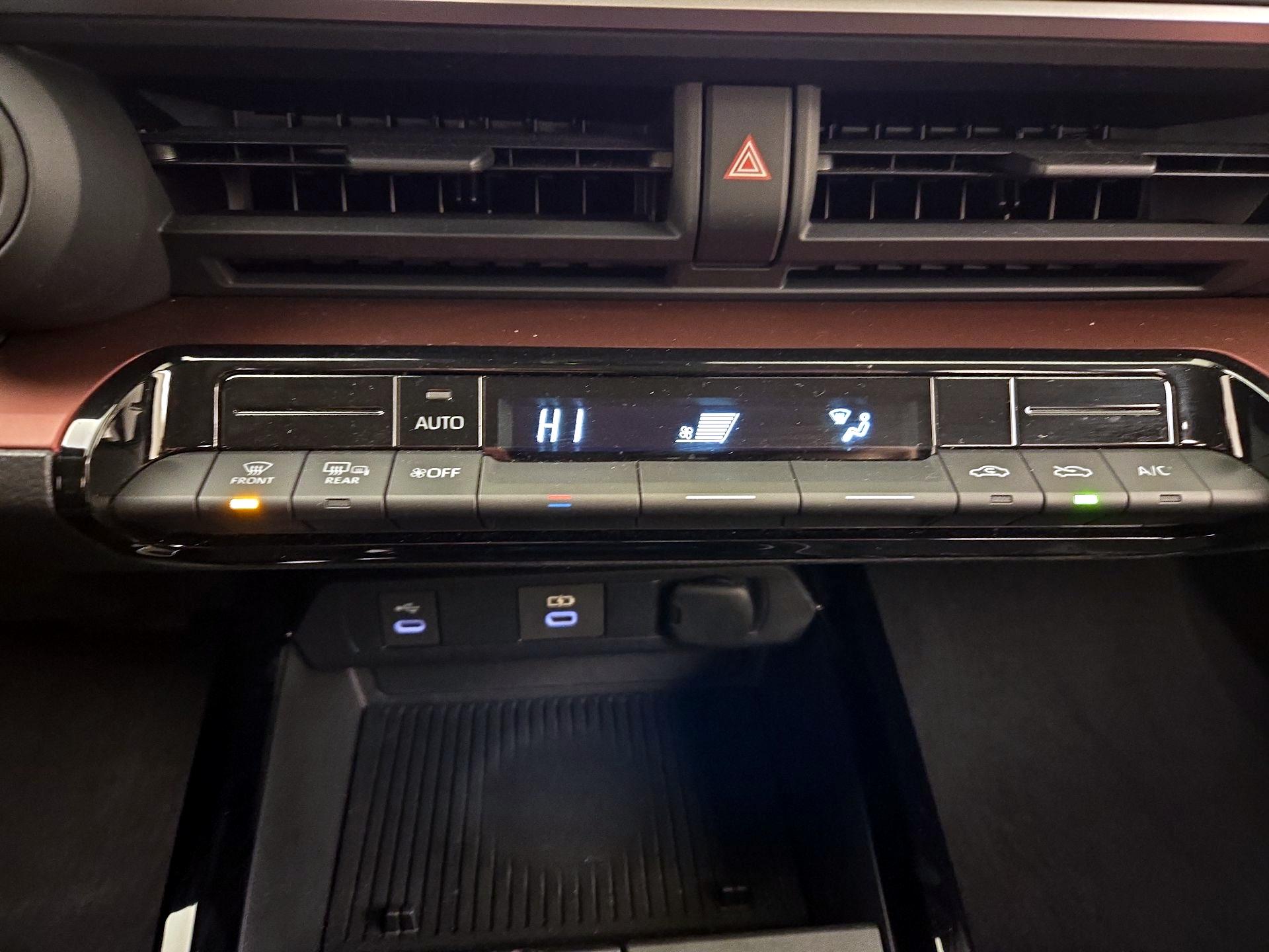 Thumbnail: 2023 Toyota Prius Prime - 16